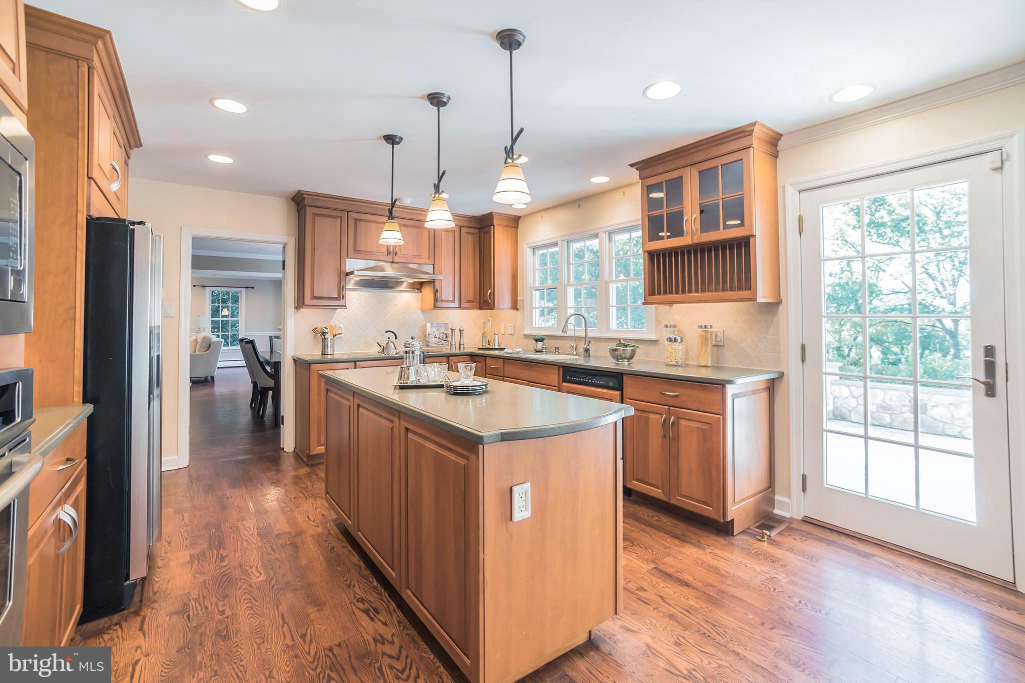 RADNOR HUNT - Residential