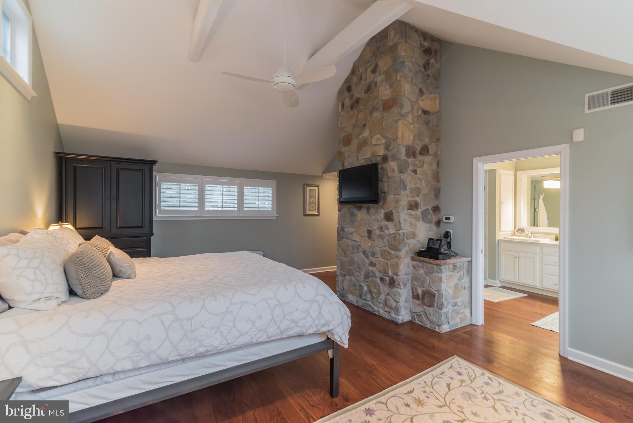 RADNOR HUNT - Residential