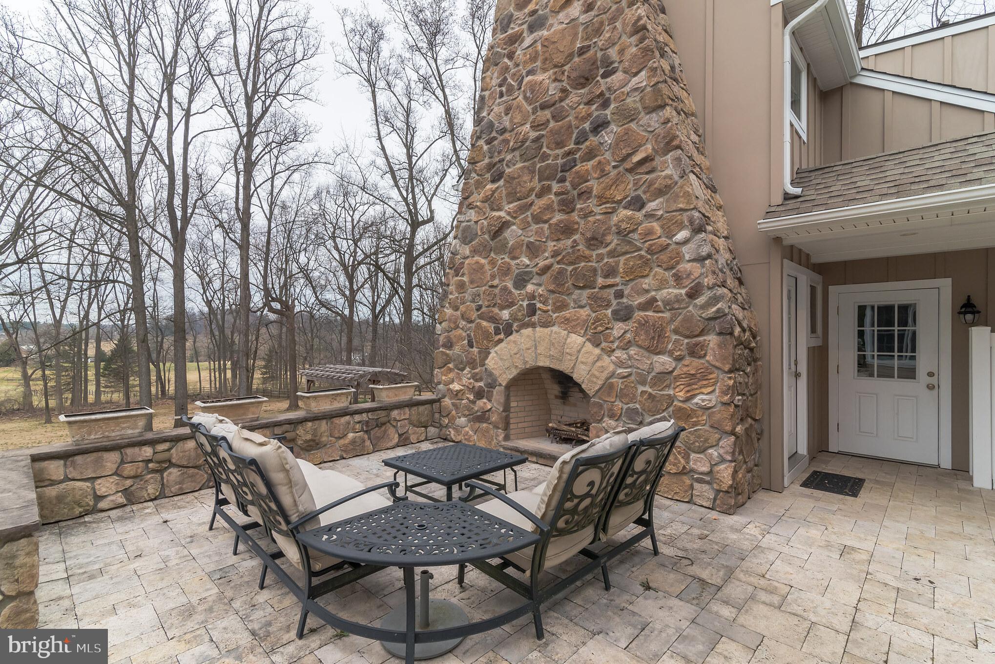 RADNOR HUNT - Residential