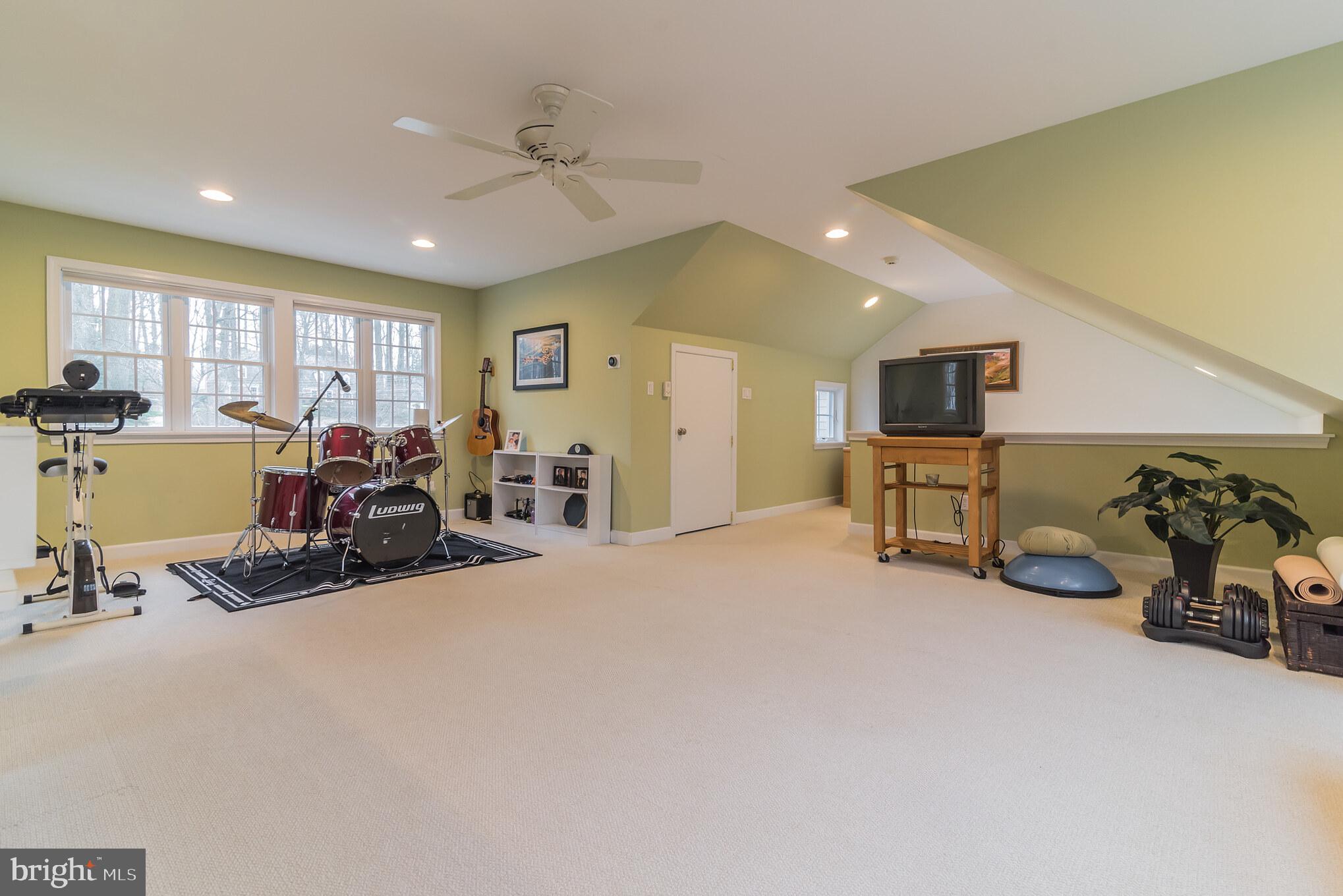 RADNOR HUNT - Residential