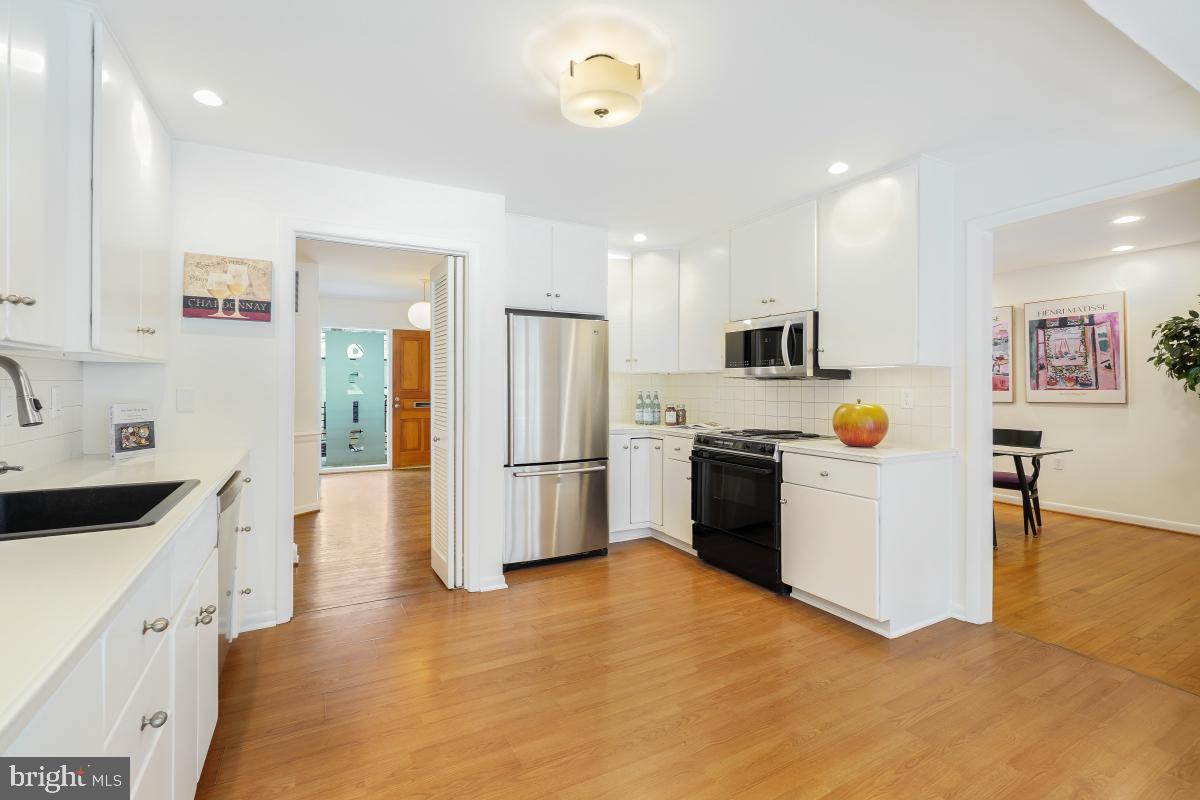 GREEN TREE MANOR - Residential