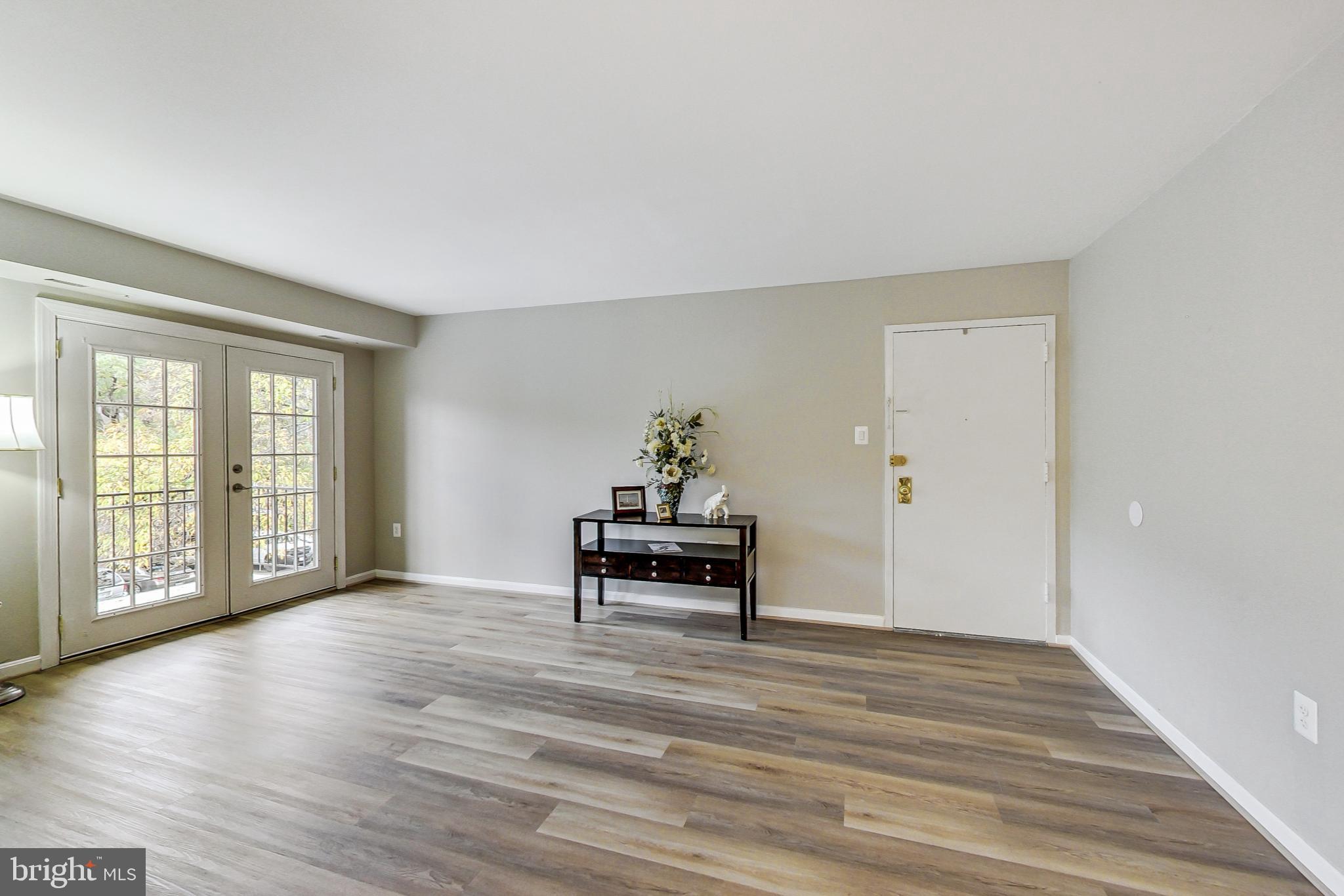 MAYFLOWER SQUARE - Residential