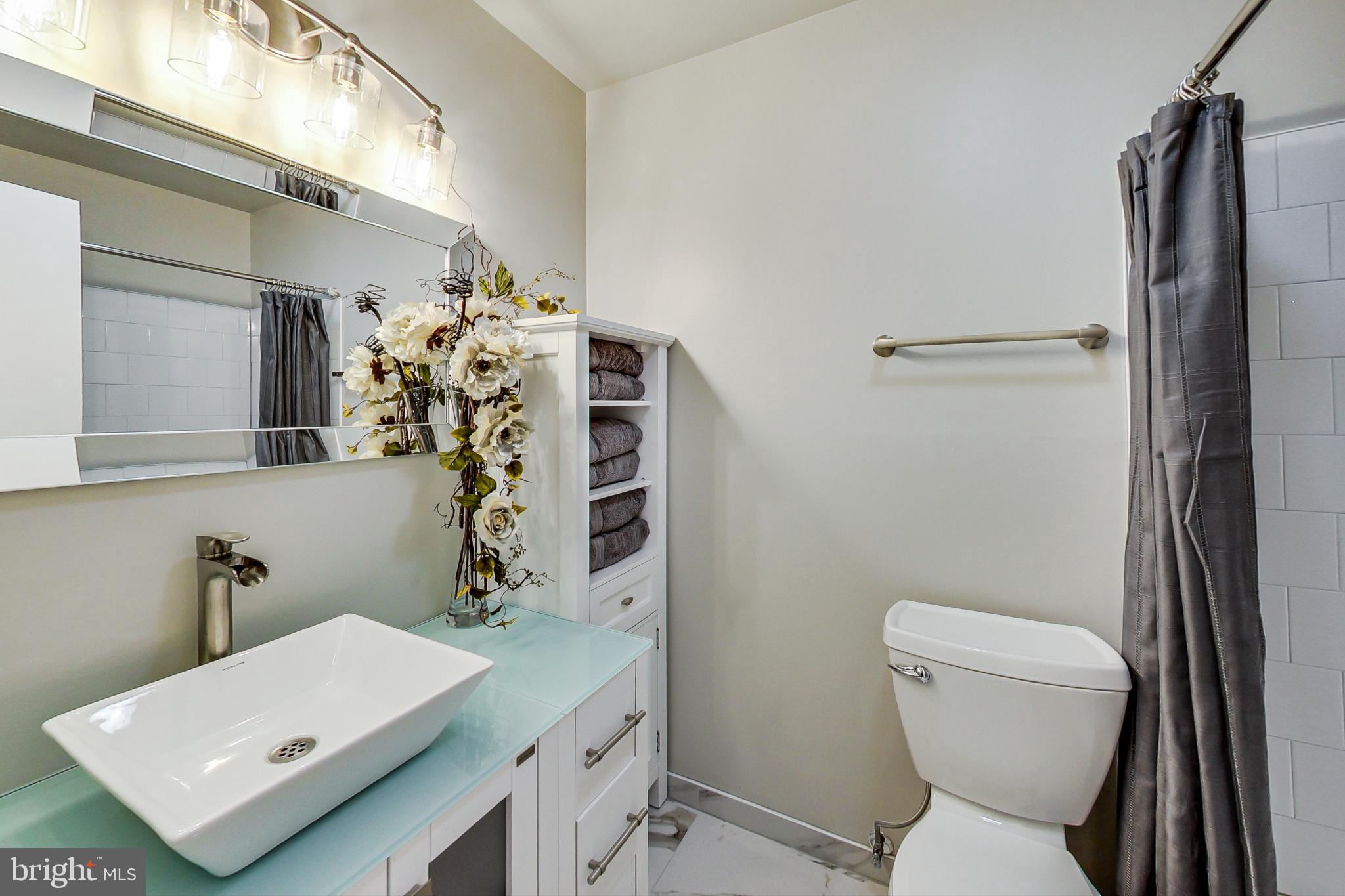 MAYFLOWER SQUARE - Residential