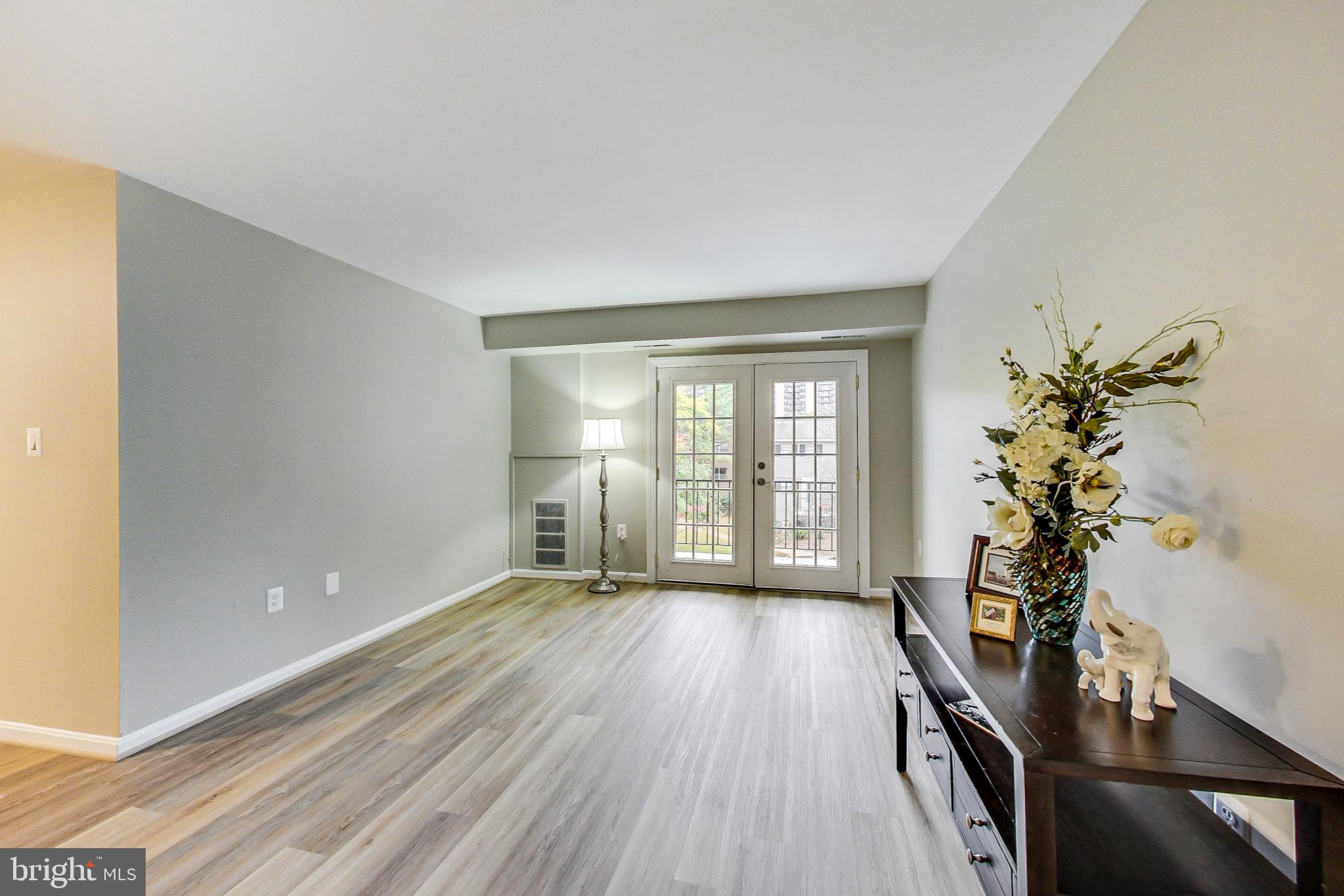 MAYFLOWER SQUARE - Residential