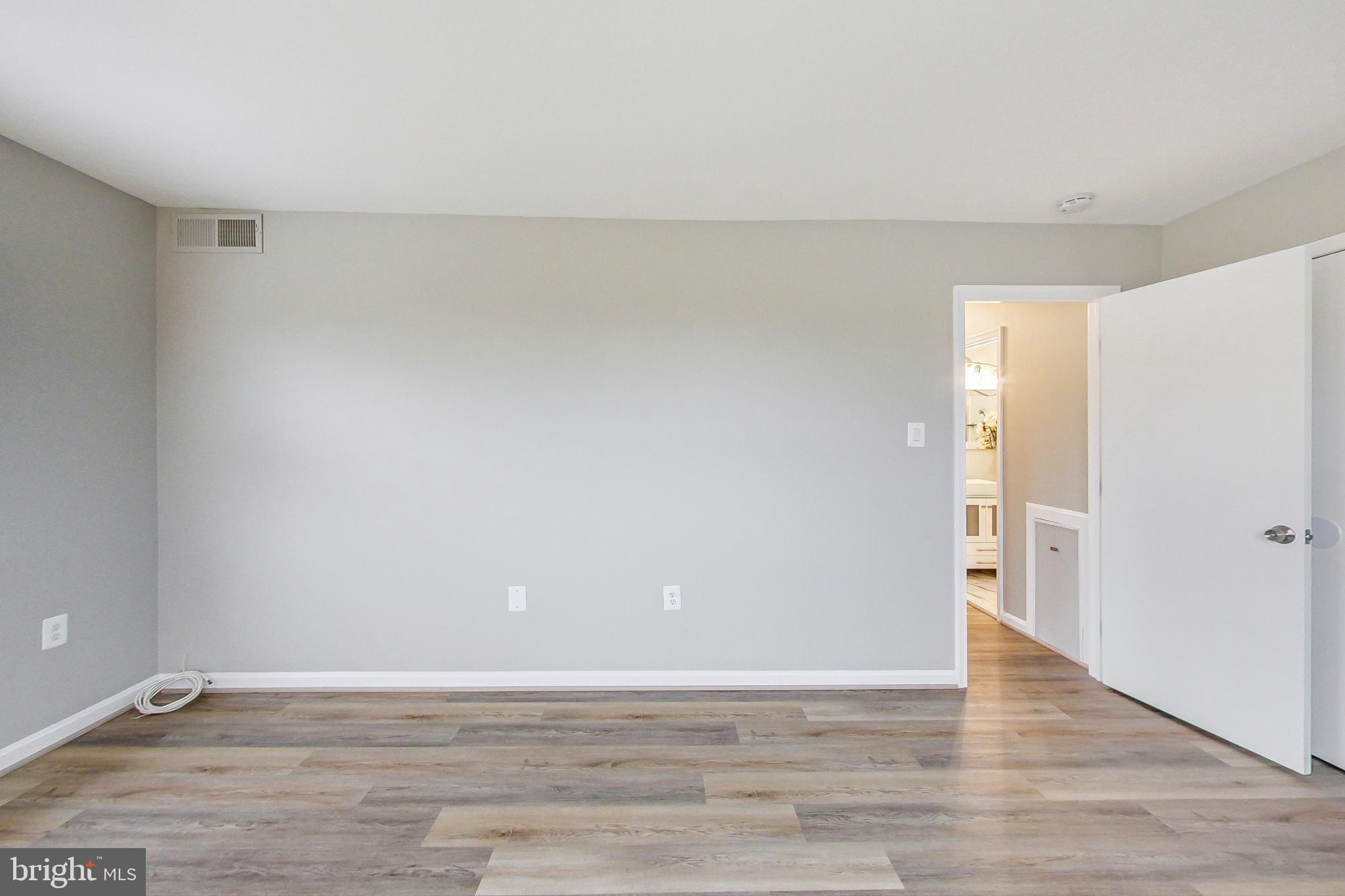 MAYFLOWER SQUARE - Residential