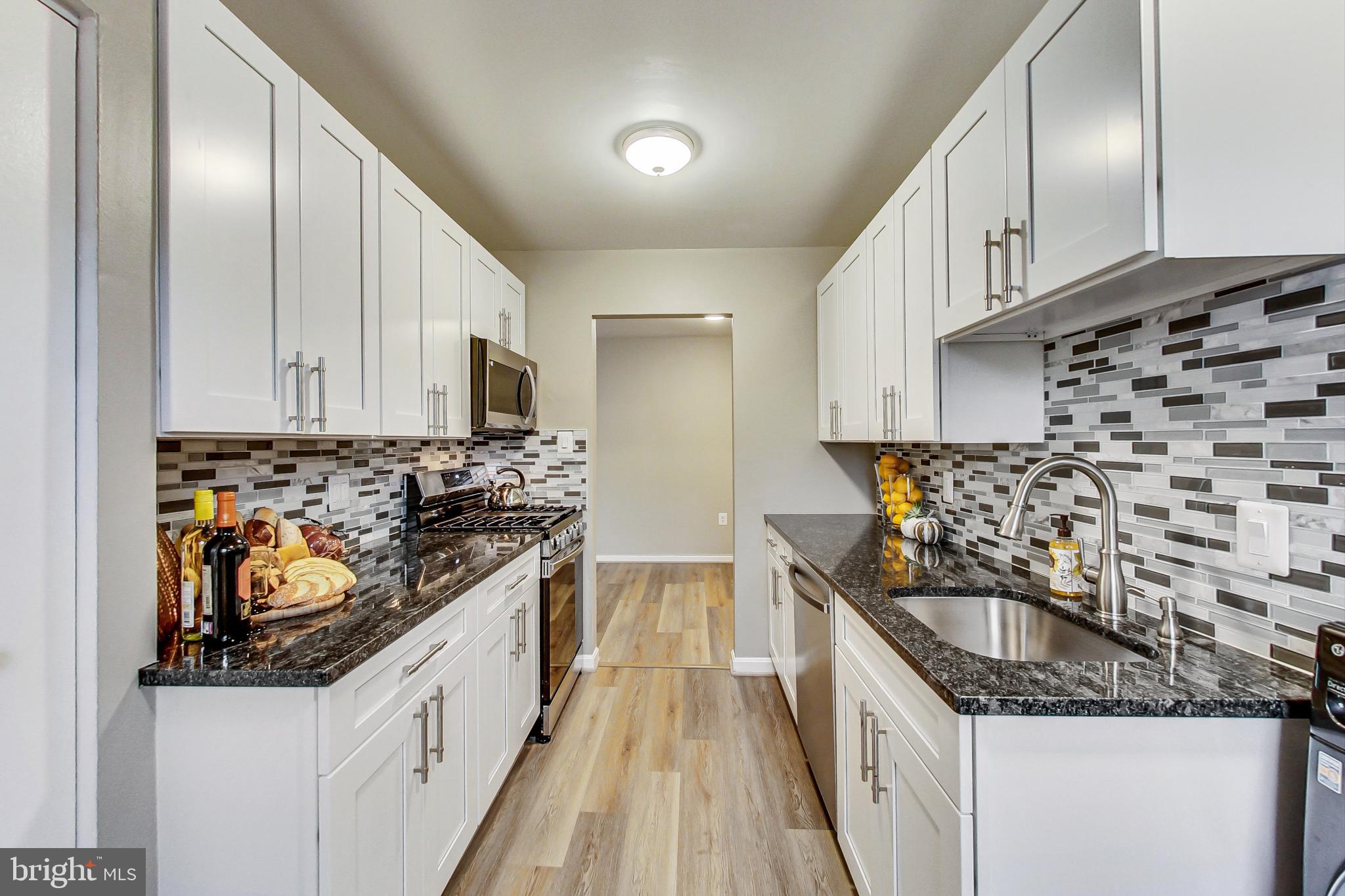 MAYFLOWER SQUARE - Residential