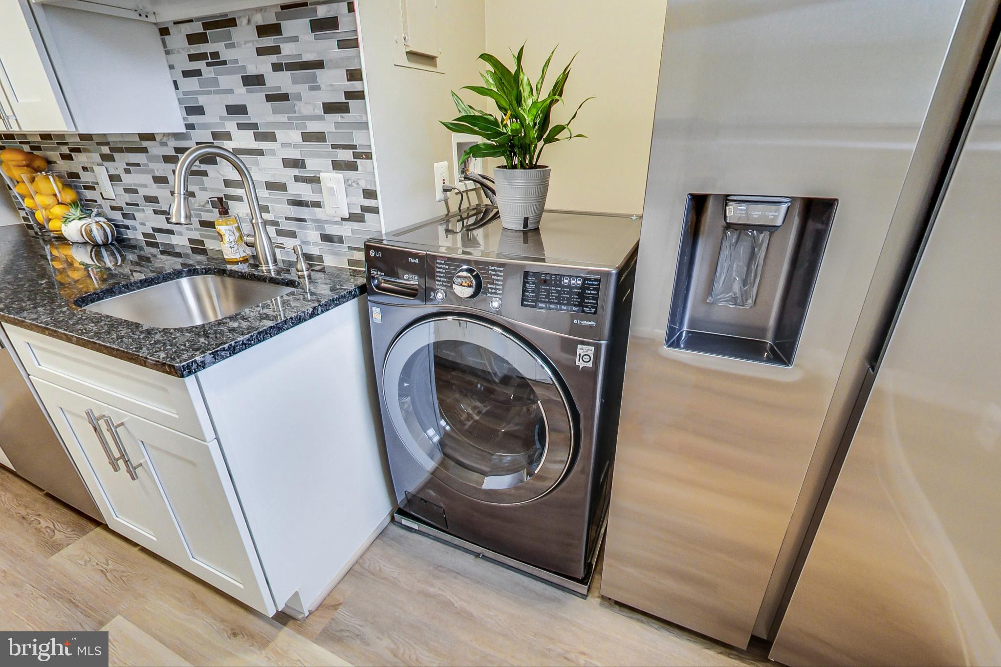 MAYFLOWER SQUARE - Residential