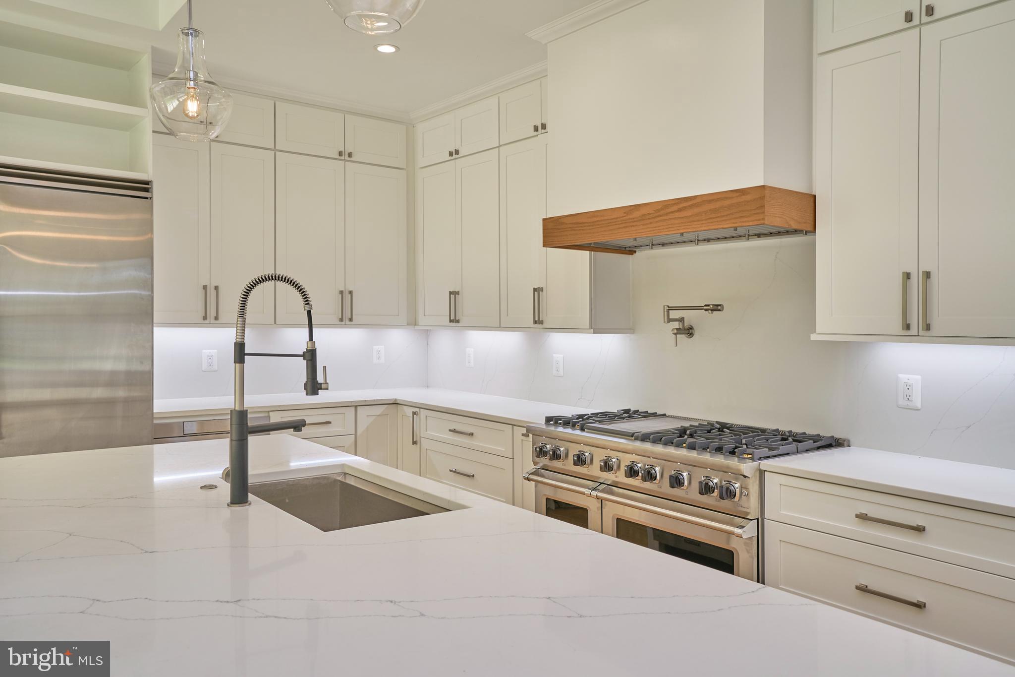 HUNTER MILL ESTATES - Residential