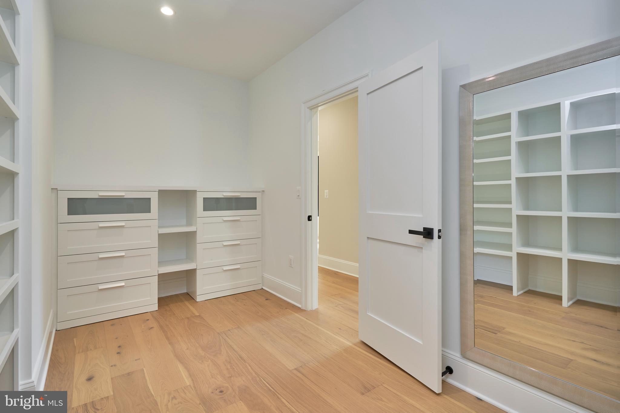 HUNTER MILL ESTATES - Residential