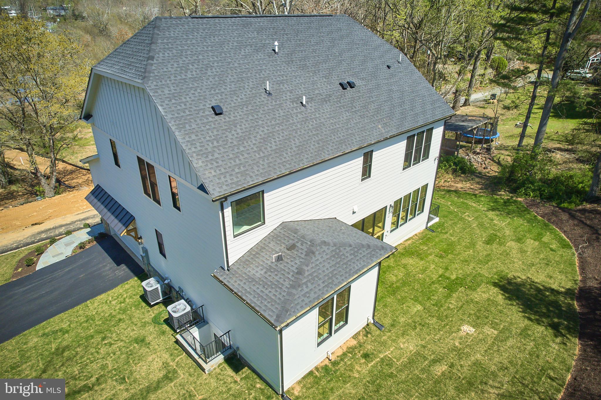 HUNTER MILL ESTATES - Residential