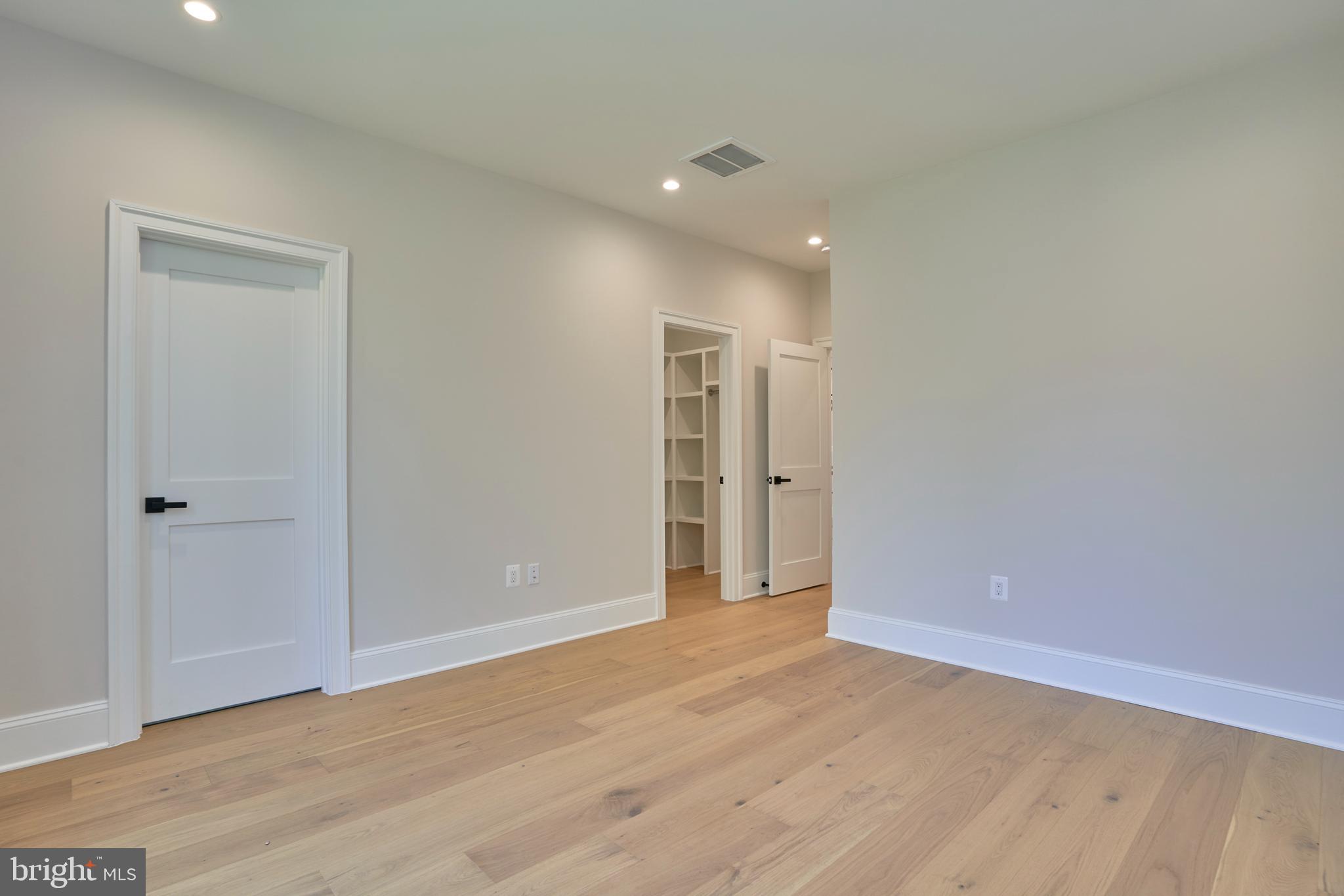 HUNTER MILL ESTATES - Residential