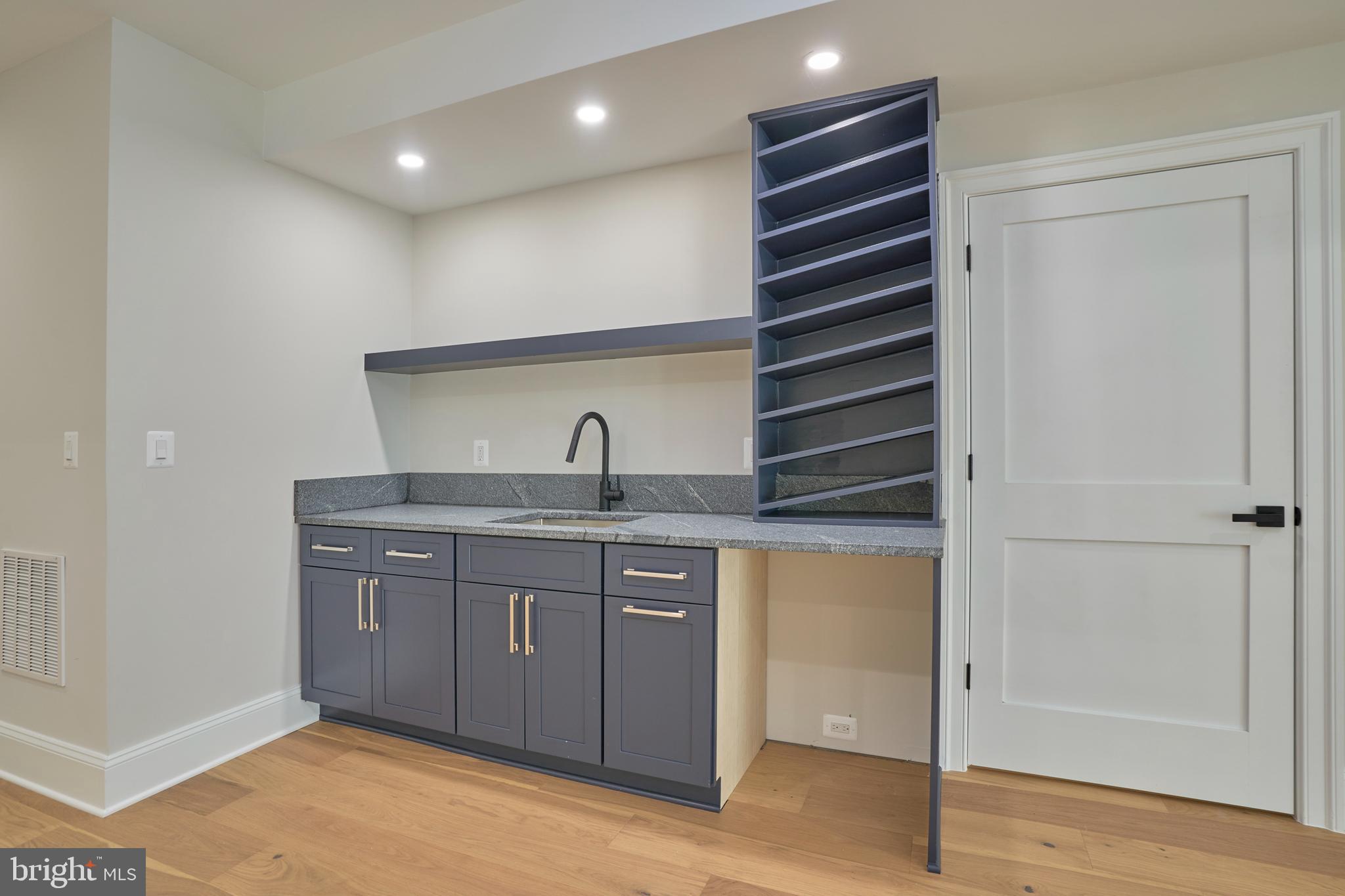 HUNTER MILL ESTATES - Residential