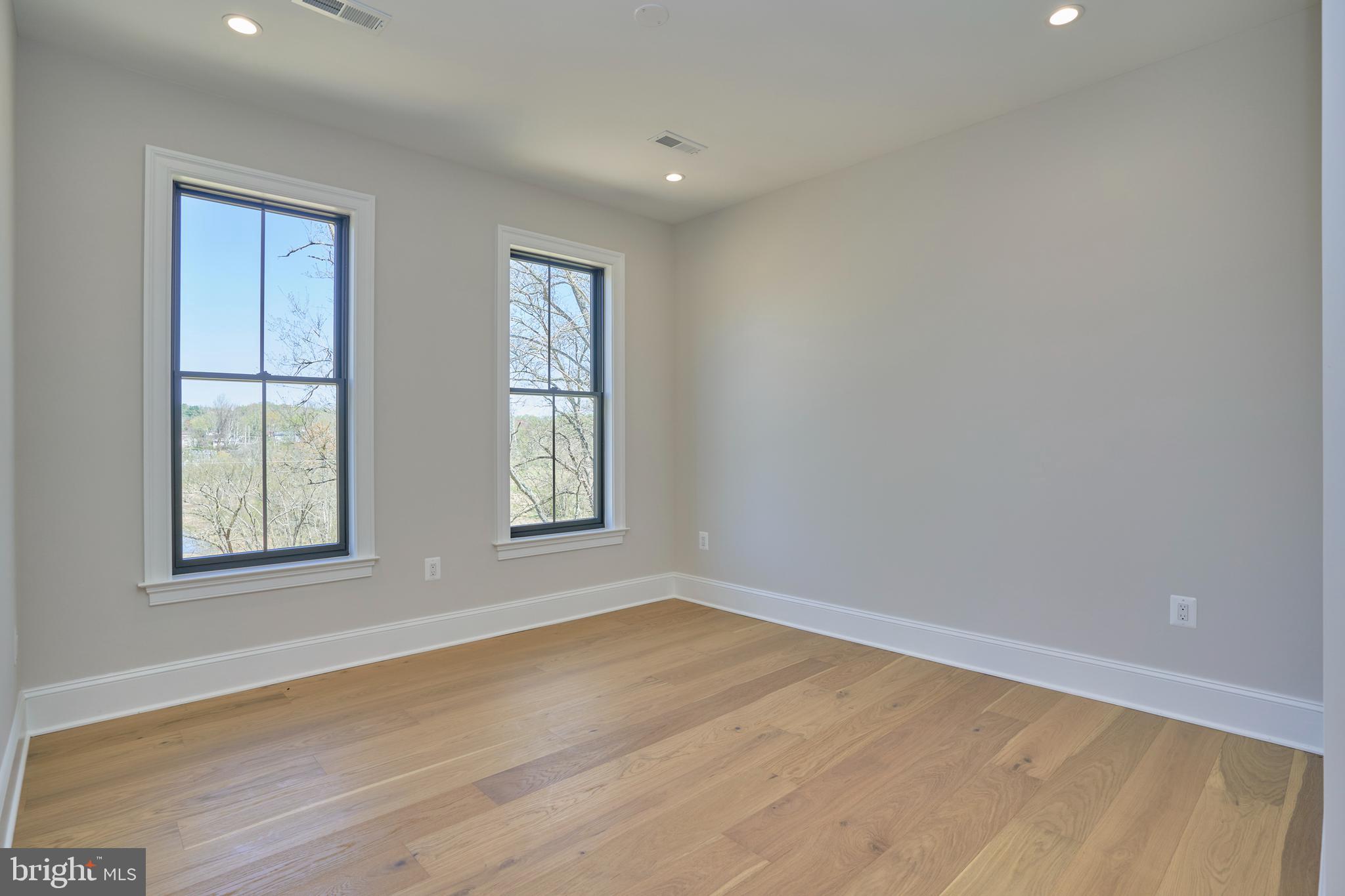 HUNTER MILL ESTATES - Residential