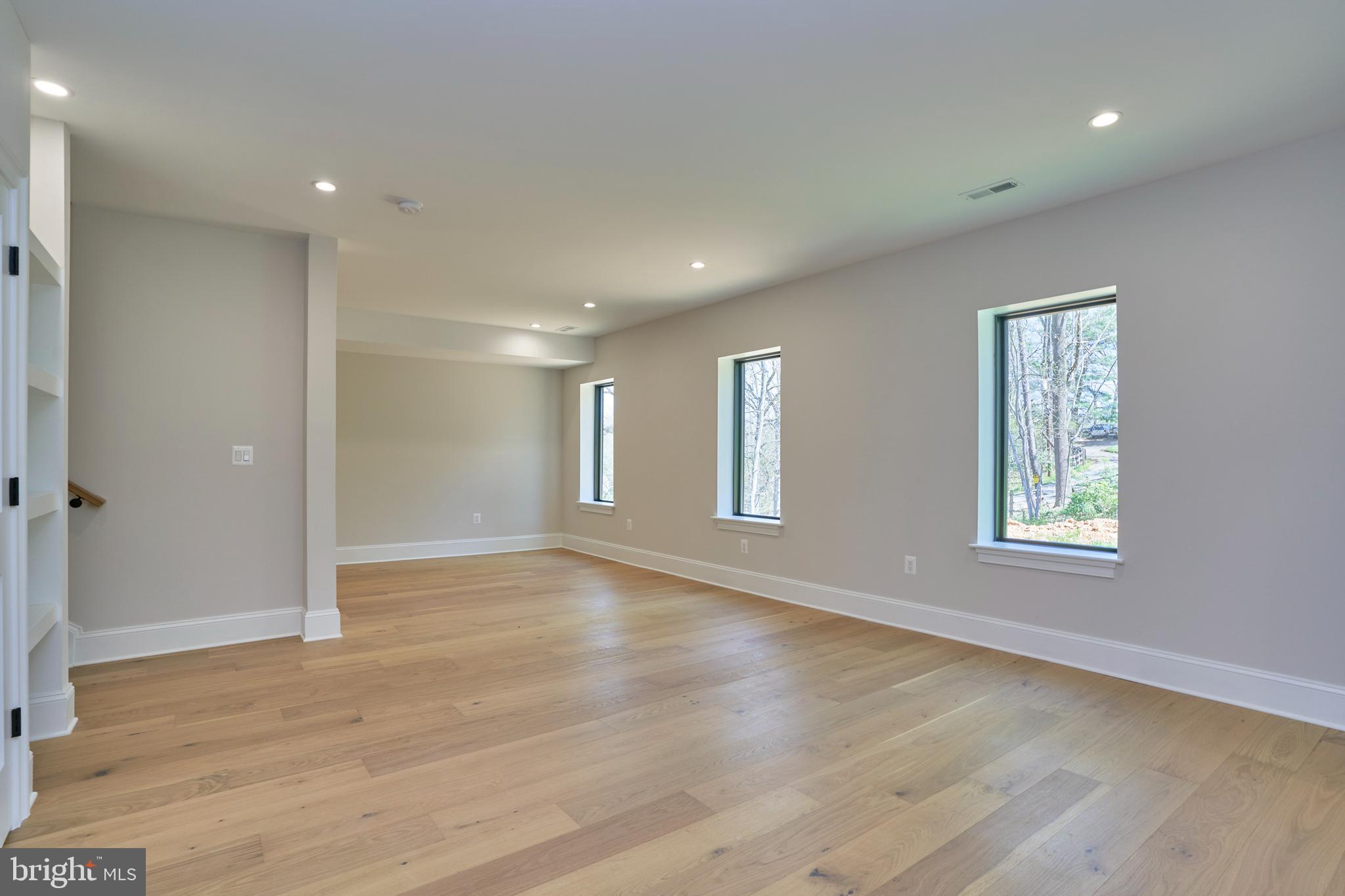 HUNTER MILL ESTATES - Residential