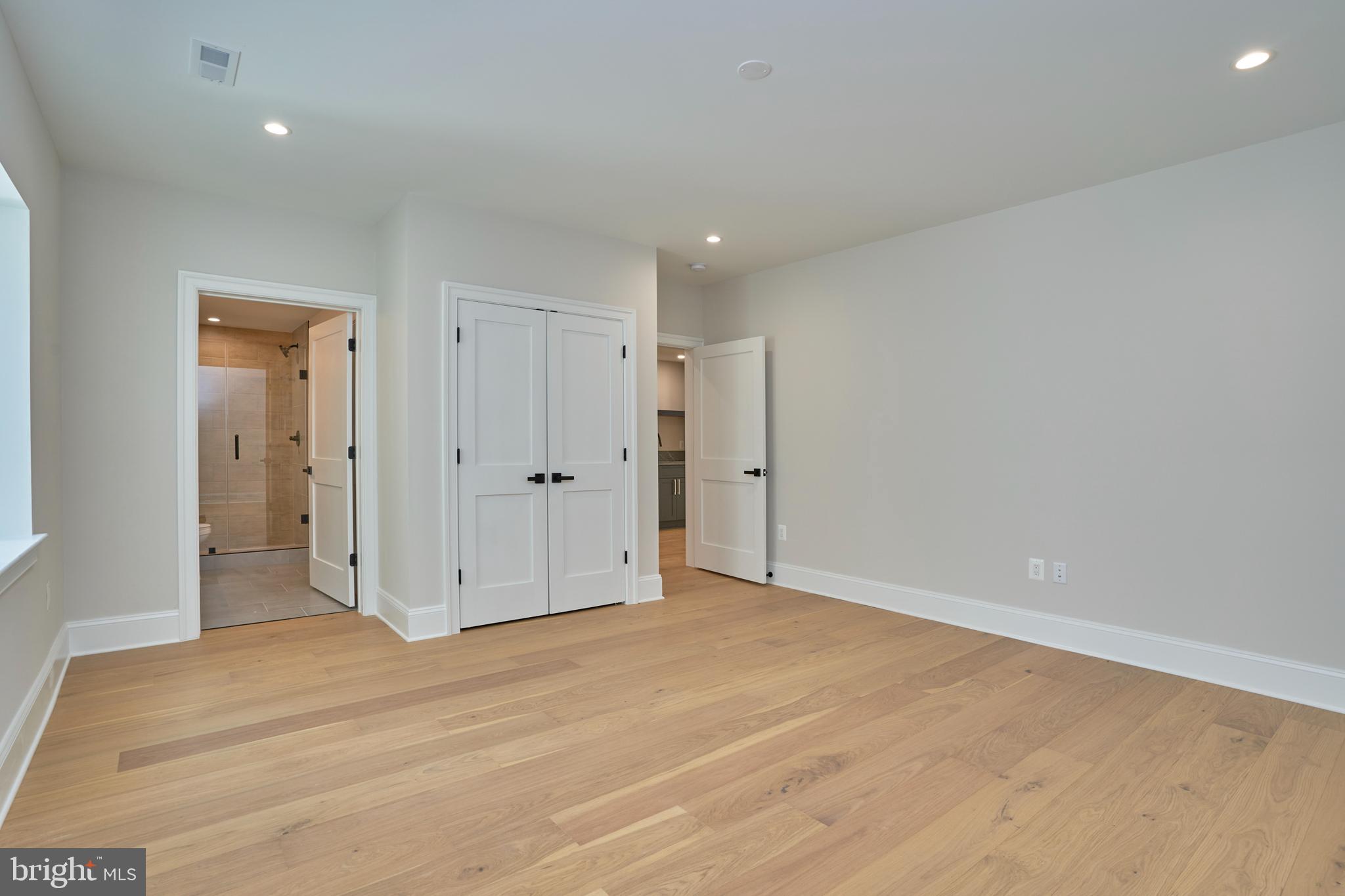 HUNTER MILL ESTATES - Residential