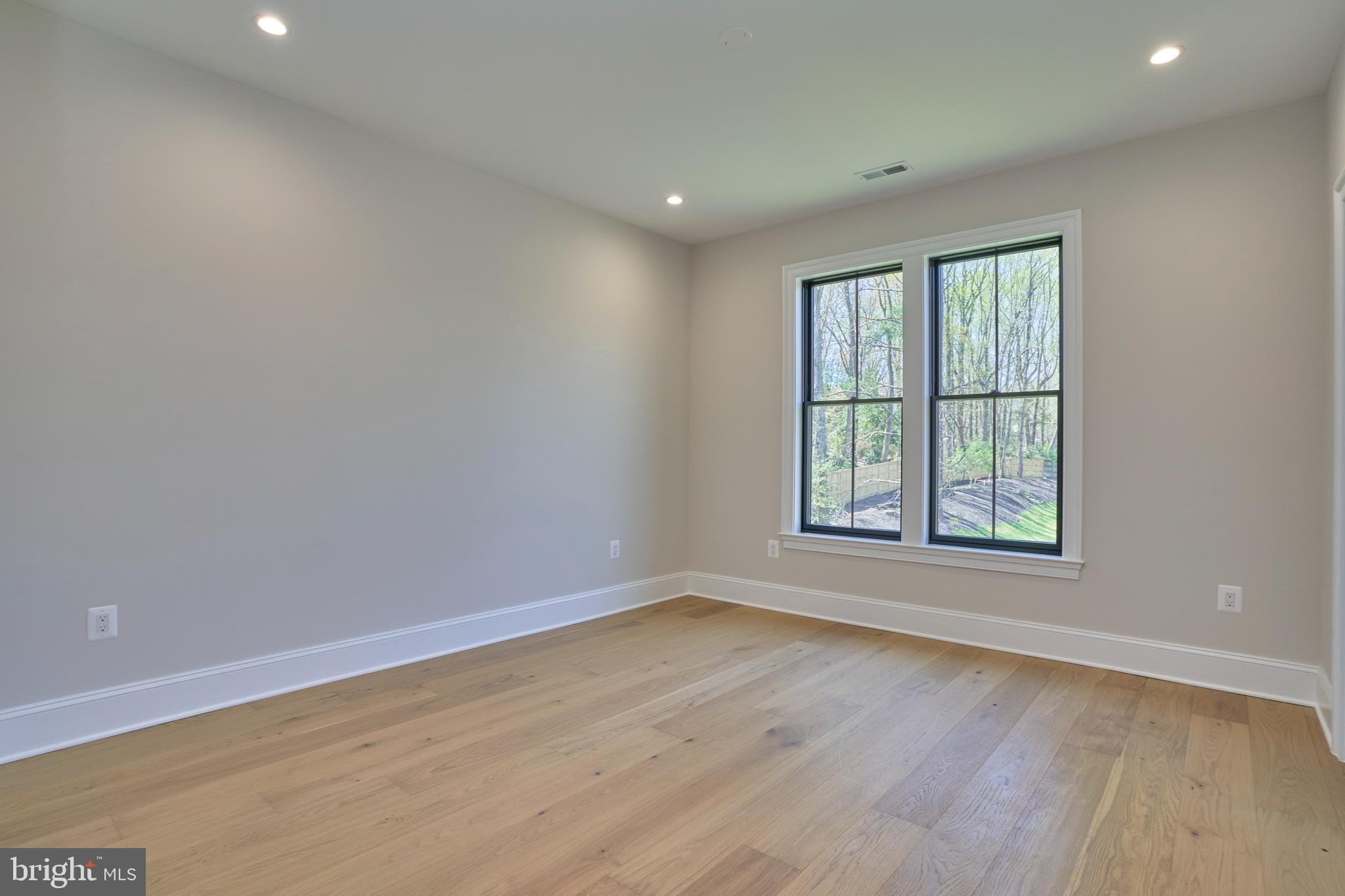 HUNTER MILL ESTATES - Residential