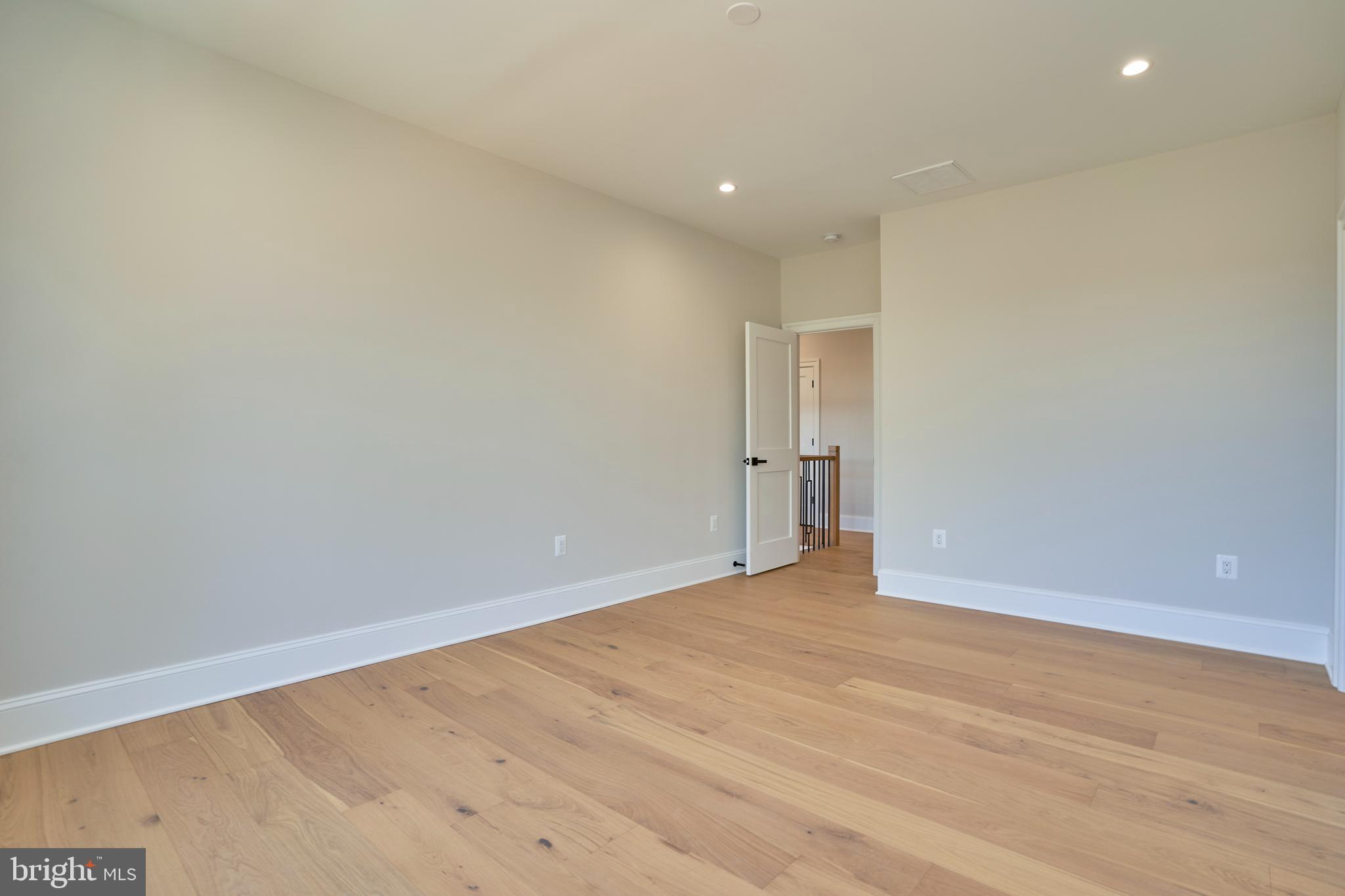 HUNTER MILL ESTATES - Residential