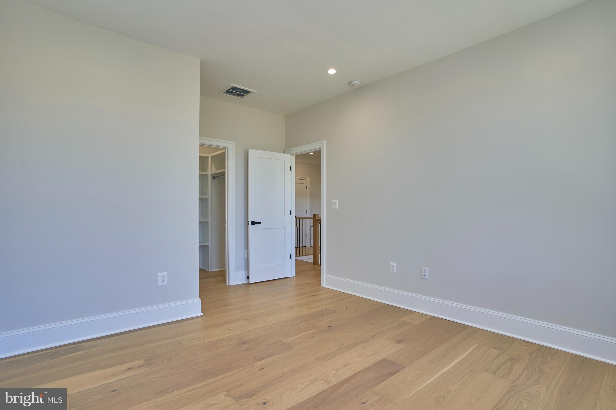 HUNTER MILL ESTATES - Residential