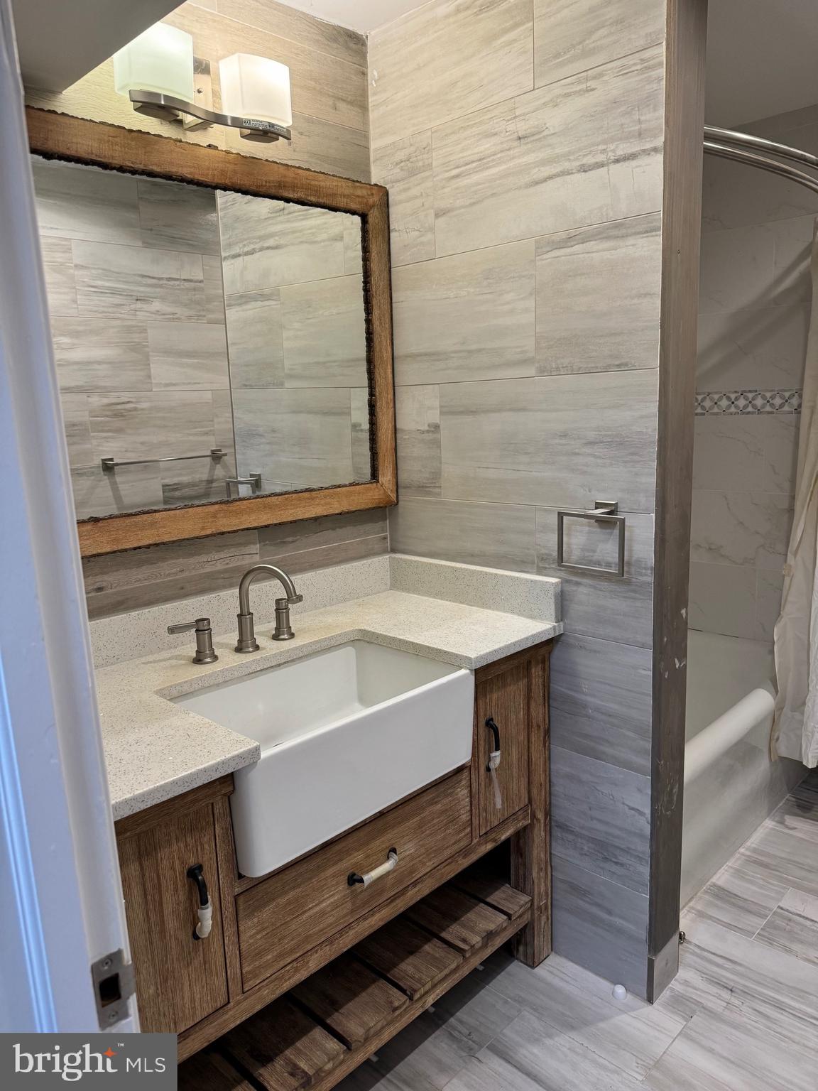 WYNNEWOOD - Residential