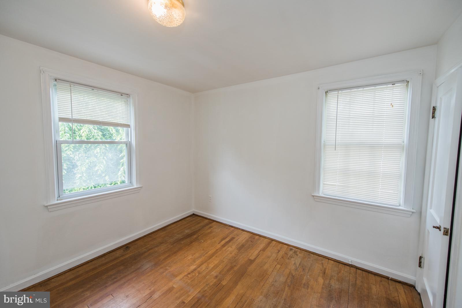 FAIRVIEW COURT - Residential