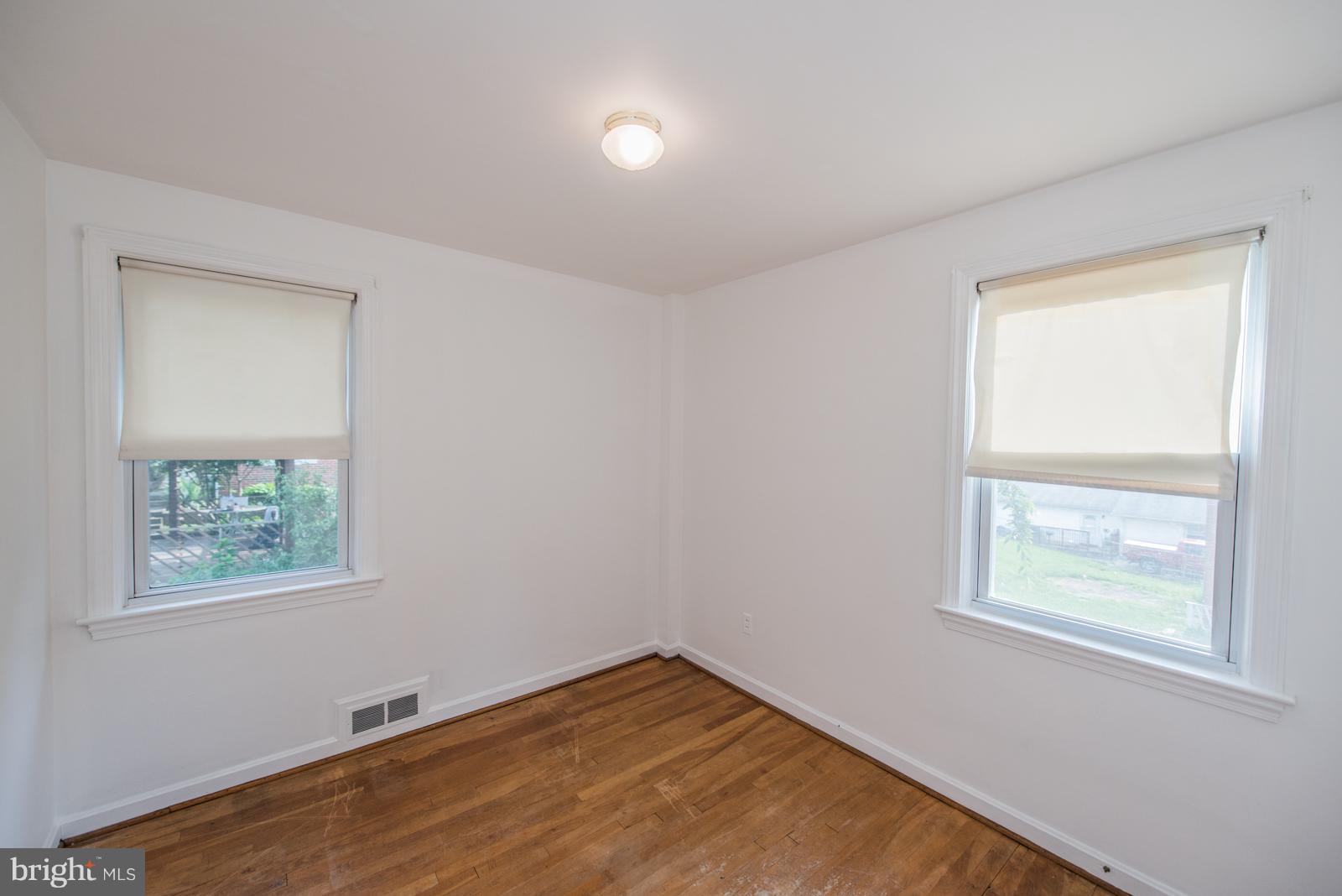 FAIRVIEW COURT - Residential