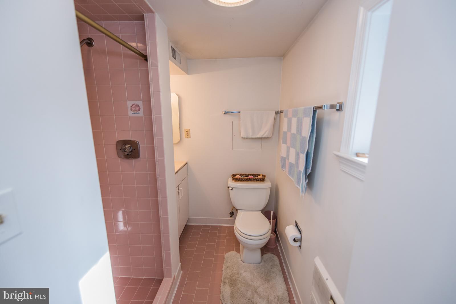 FAIRVIEW COURT - Residential