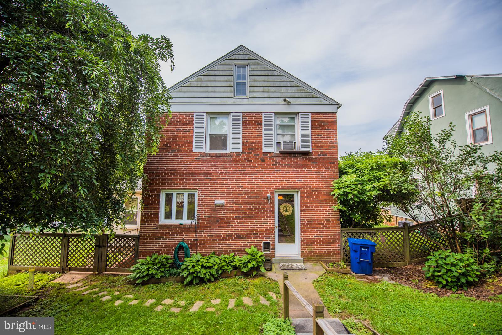 FAIRVIEW COURT - Residential