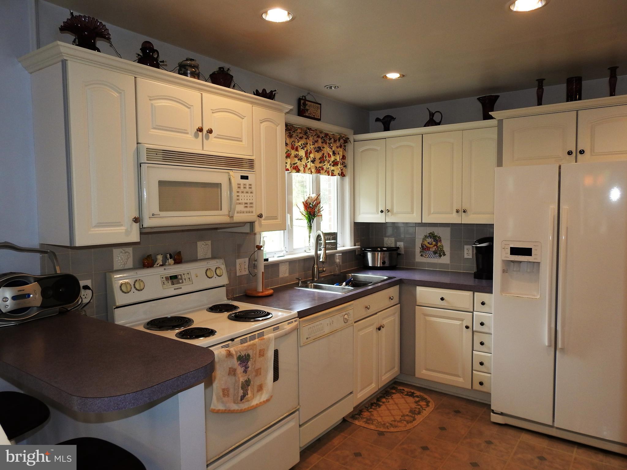 FAIRVIEW COURT - Residential