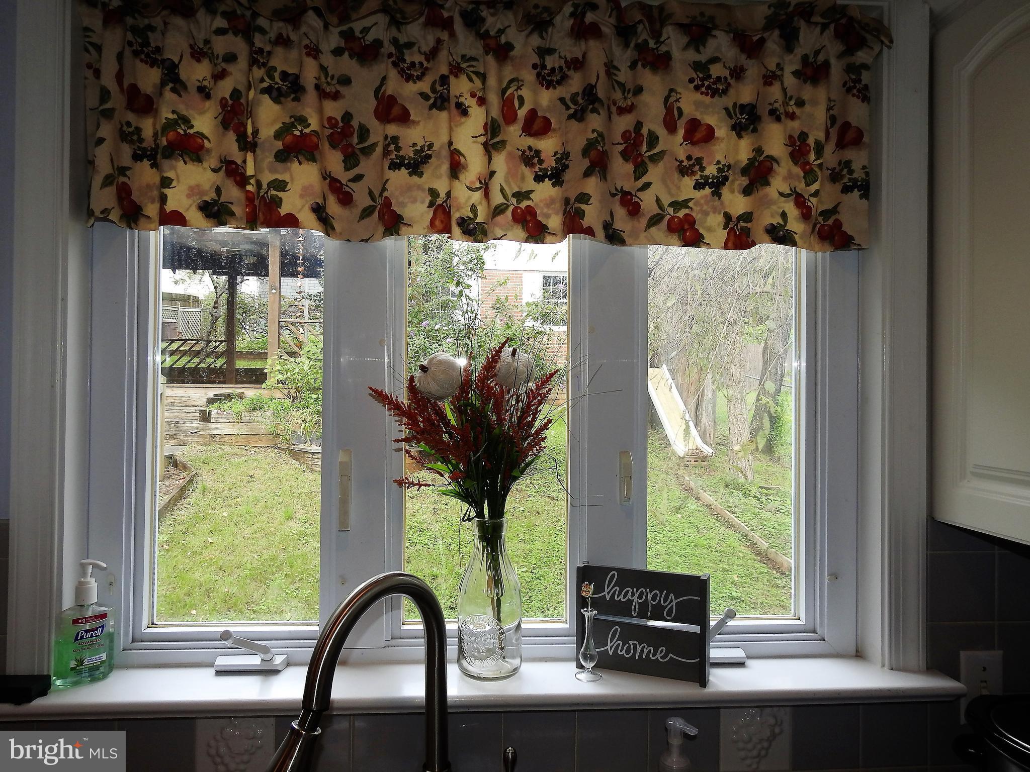 FAIRVIEW COURT - Residential