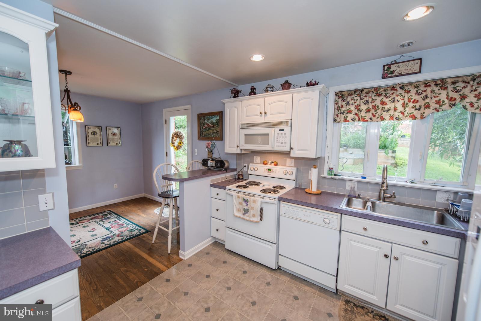 FAIRVIEW COURT - Residential