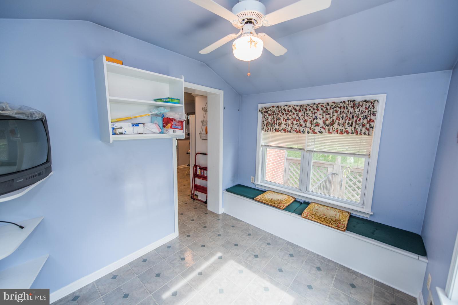 FAIRVIEW COURT - Residential