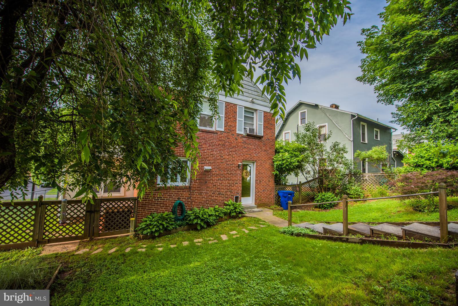 FAIRVIEW COURT - Residential