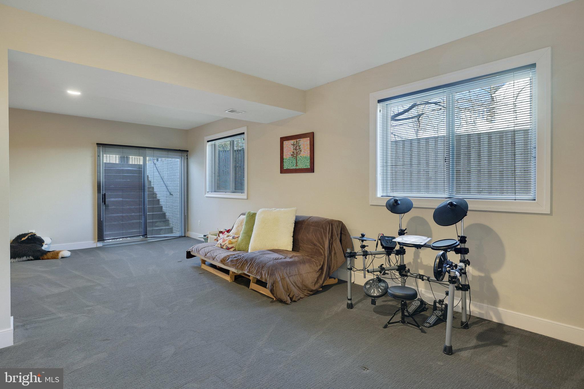 CHESTERBROOK WOODS - Residential Lease