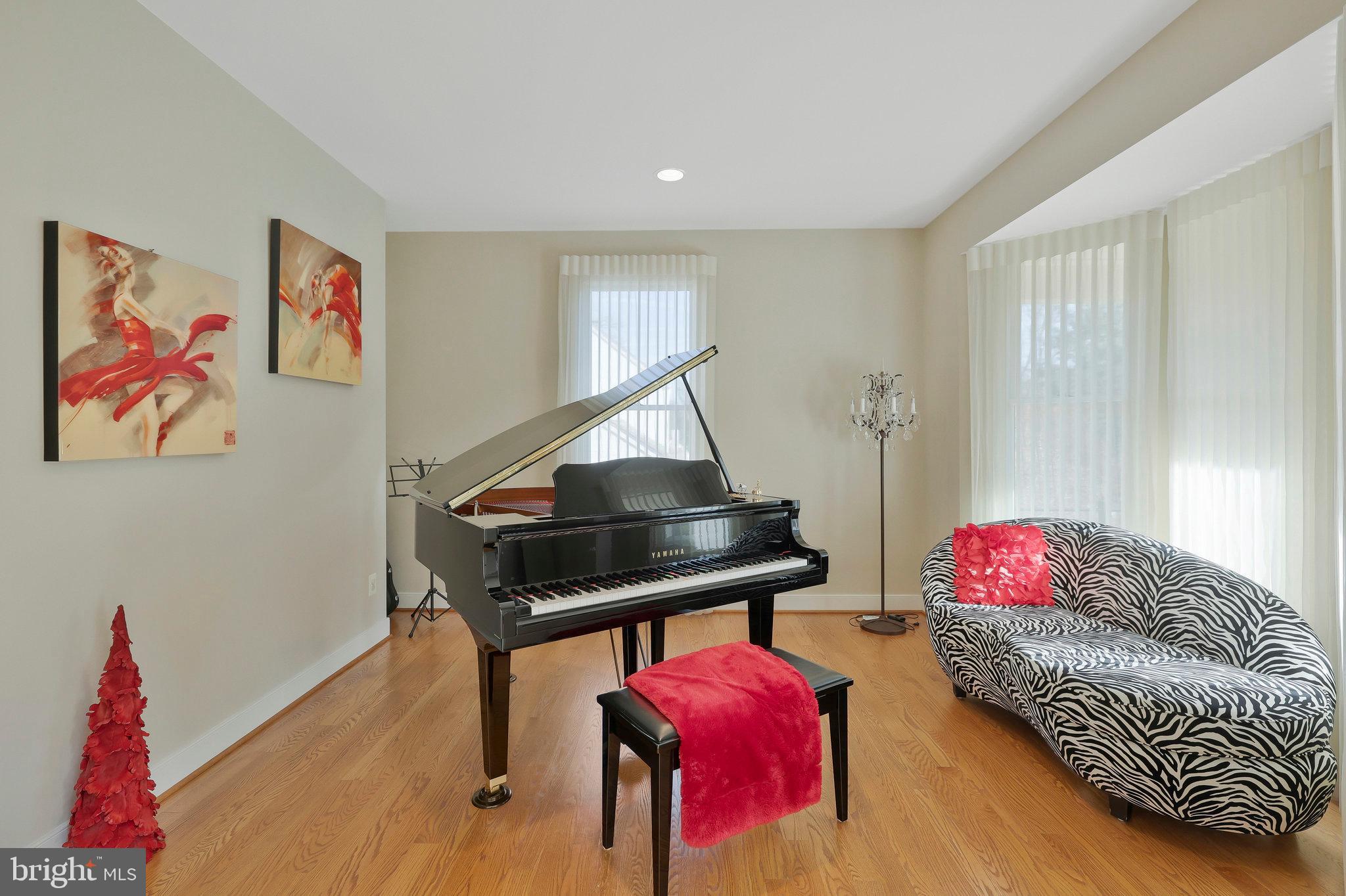 CHESTERBROOK WOODS - Residential Lease