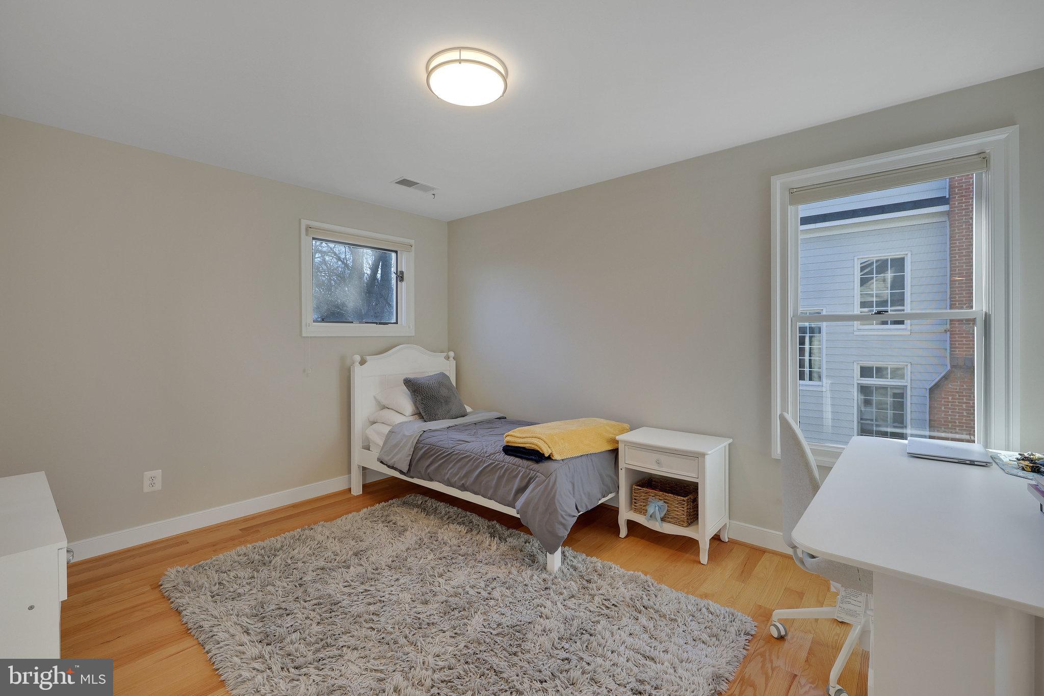 CHESTERBROOK WOODS - Residential Lease