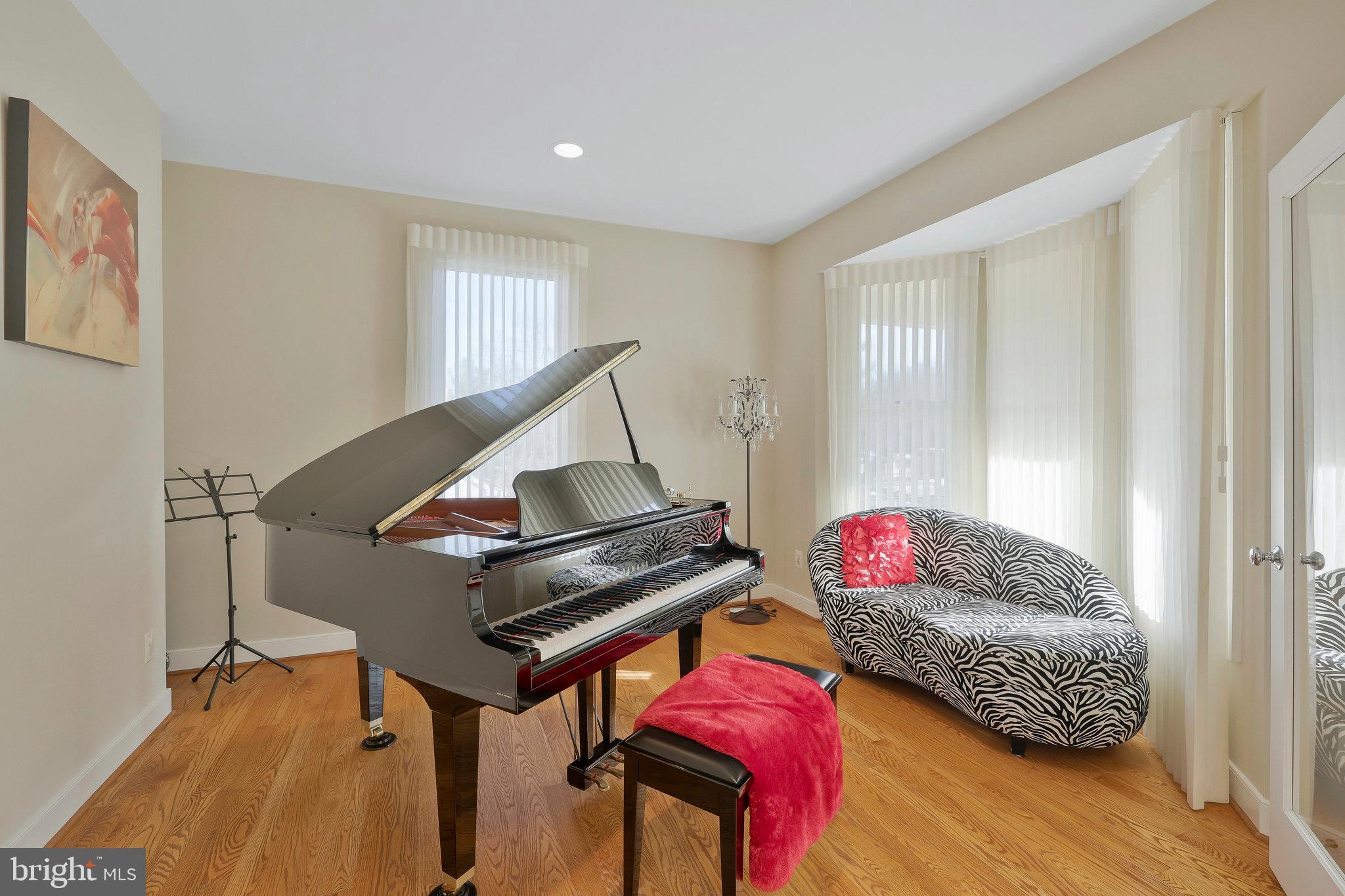 CHESTERBROOK WOODS - Residential Lease