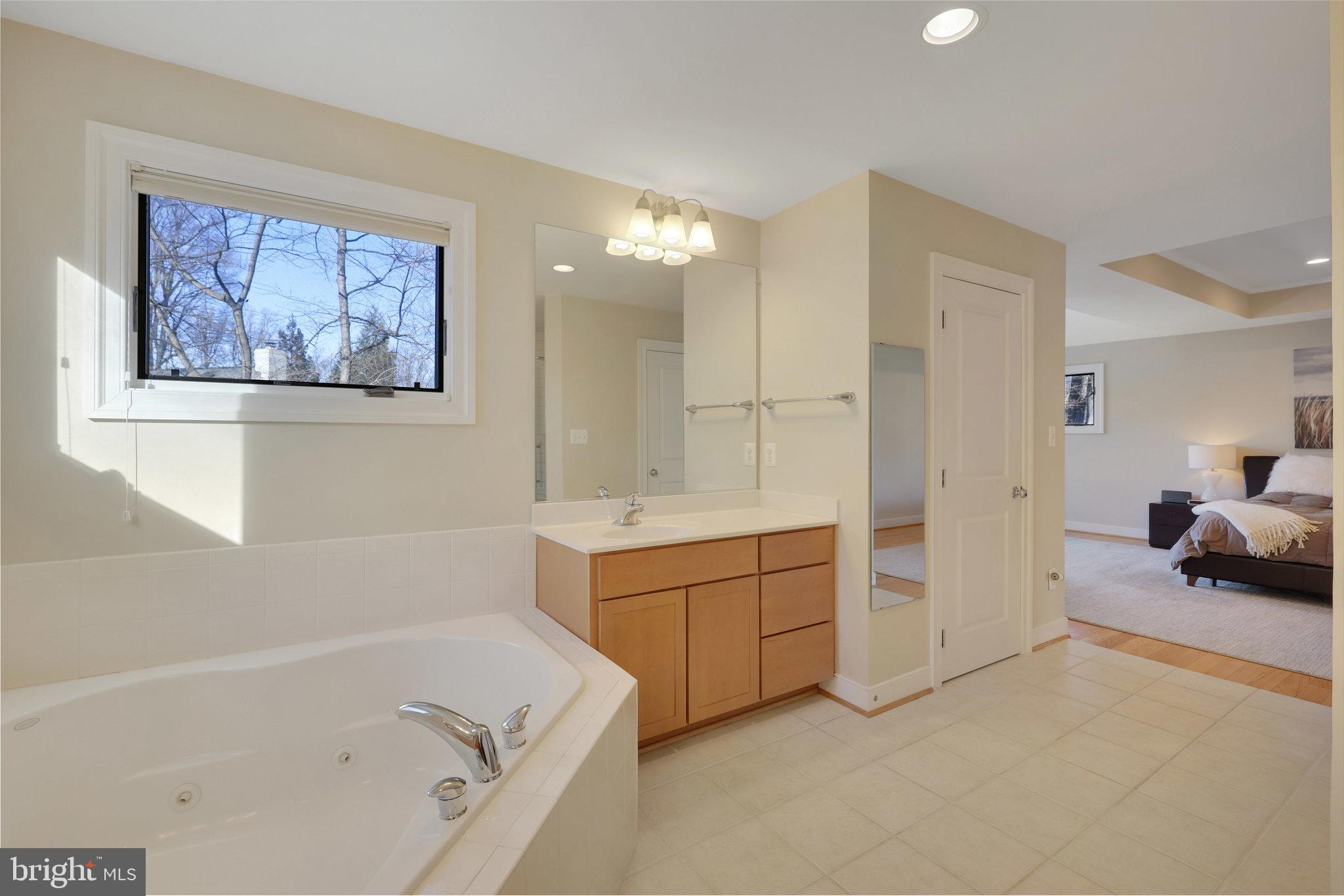 CHESTERBROOK WOODS - Residential Lease