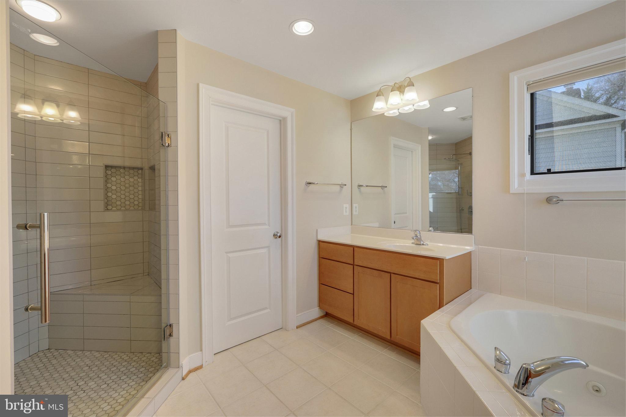 CHESTERBROOK WOODS - Residential Lease