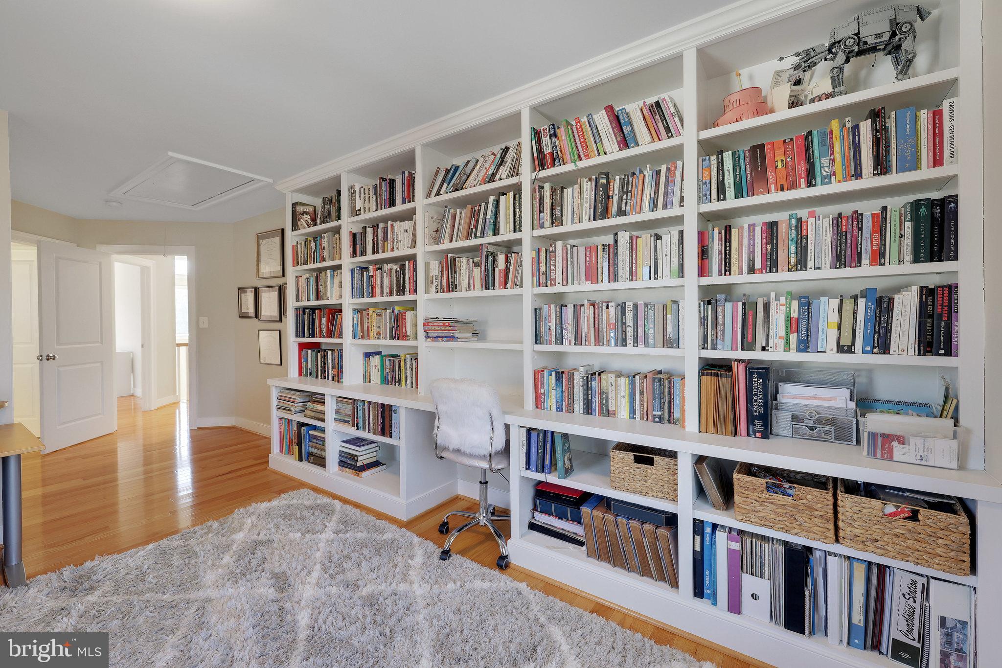 CHESTERBROOK WOODS - Residential Lease