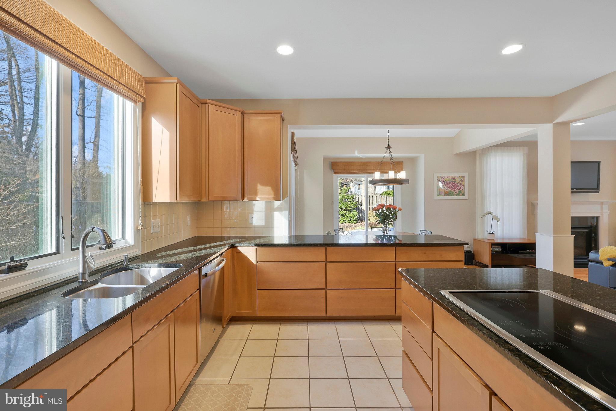 CHESTERBROOK WOODS - Residential Lease