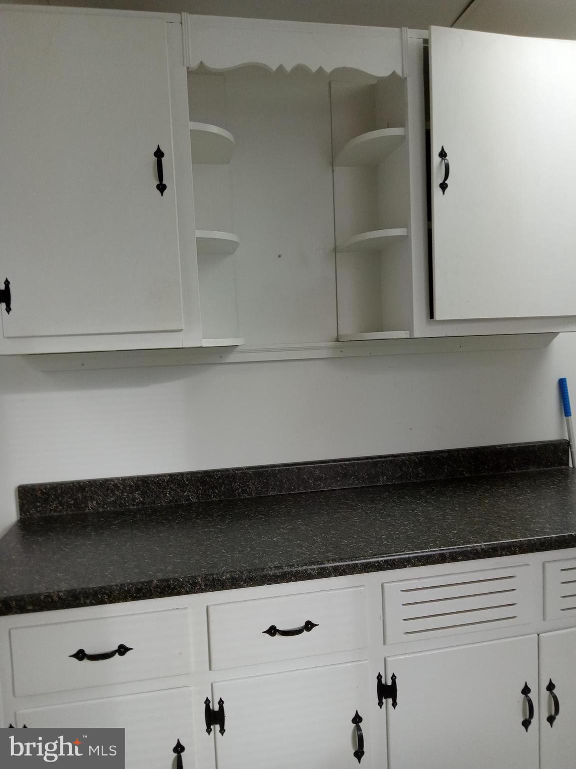 CHARLES TOWN - Residential Lease