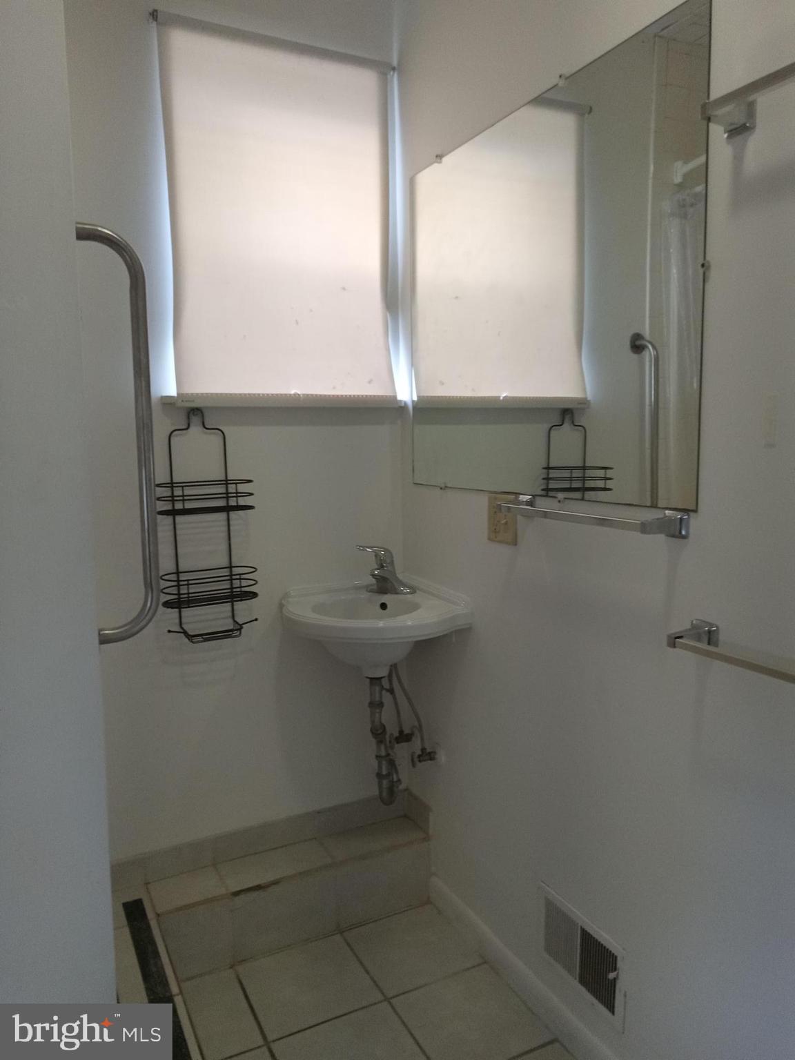 CHARLES TOWN - Residential Lease