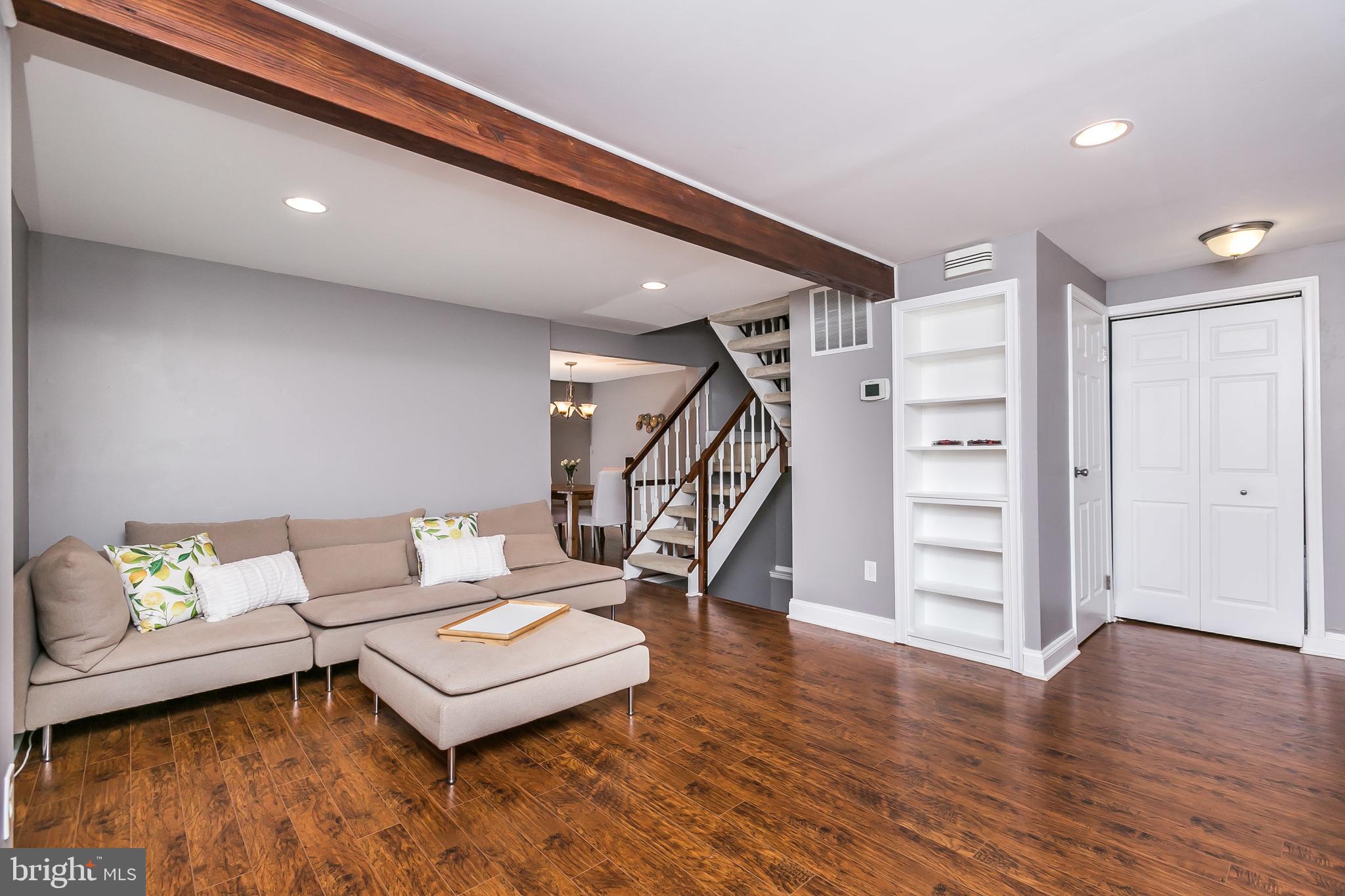 QUEEN ANNE VILLAGE - Residential