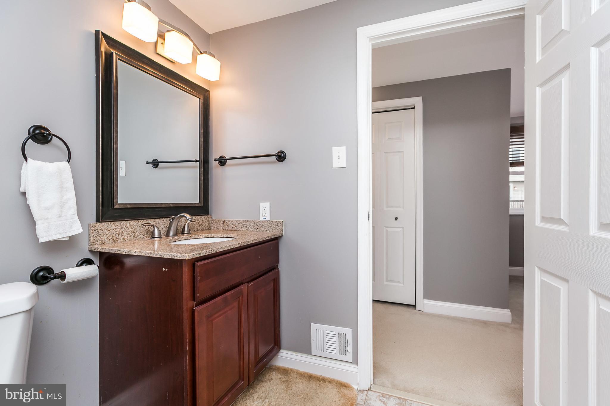 QUEEN ANNE VILLAGE - Residential