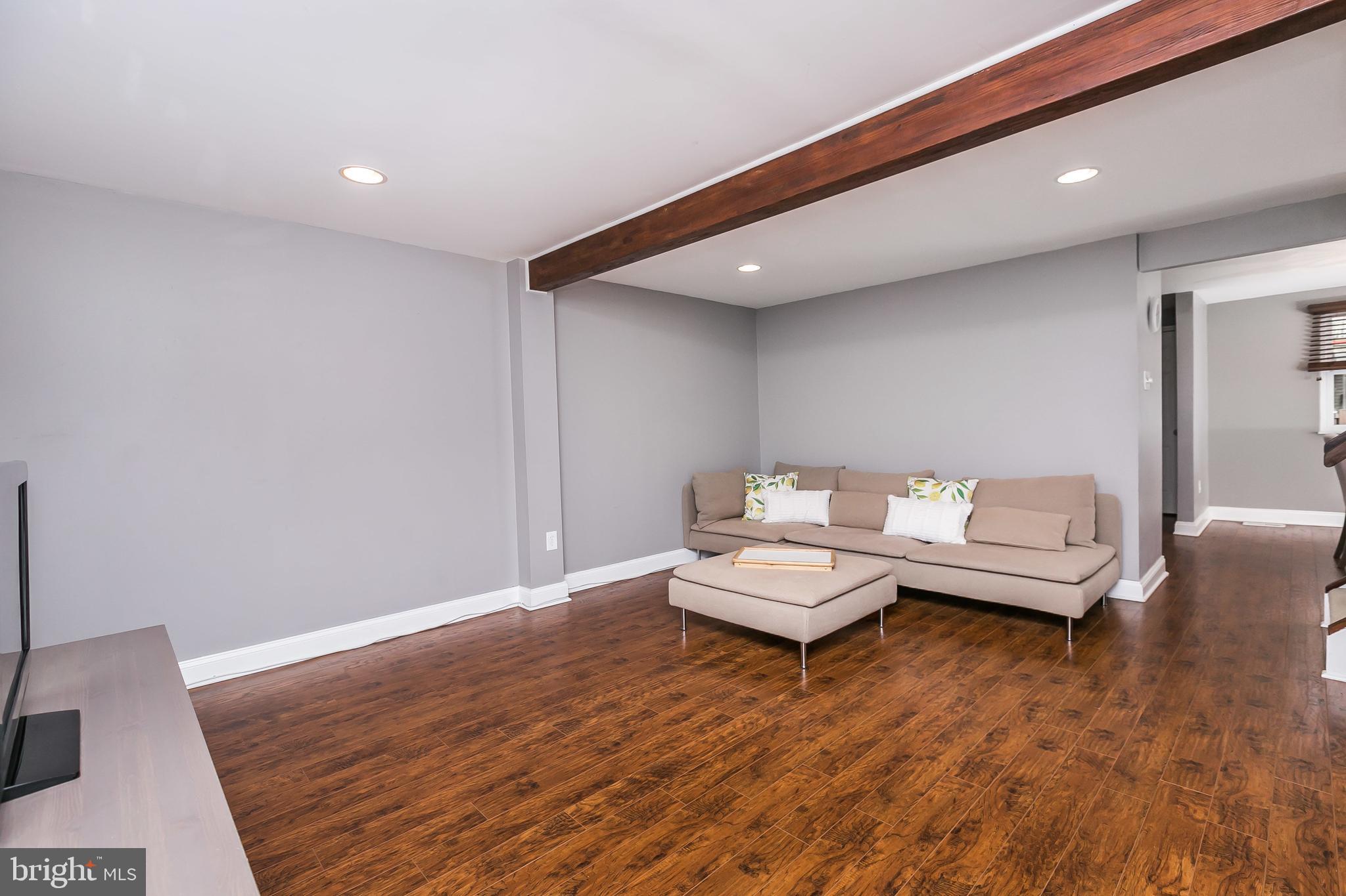 QUEEN ANNE VILLAGE - Residential