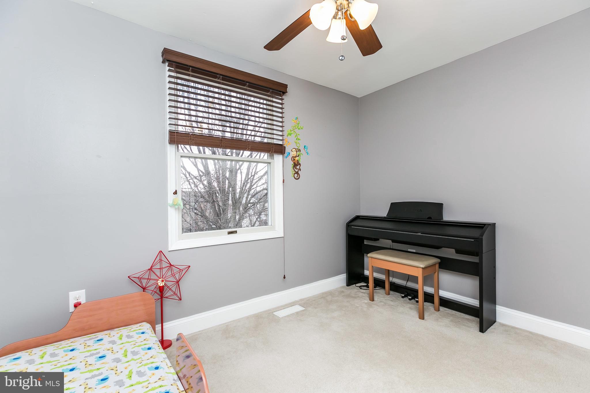 QUEEN ANNE VILLAGE - Residential