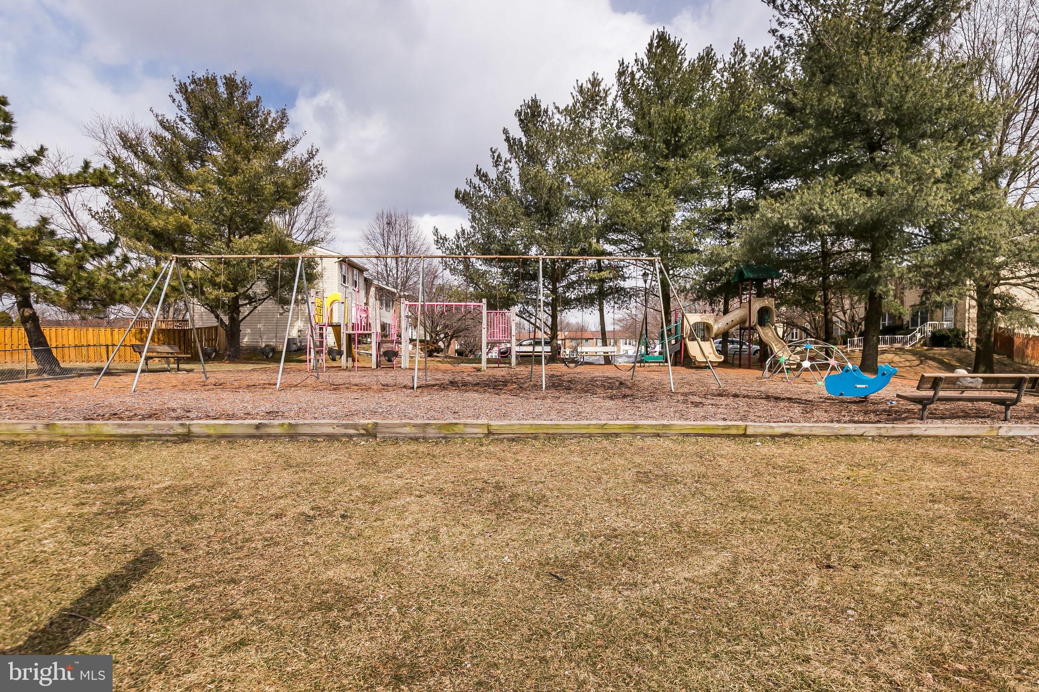 QUEEN ANNE VILLAGE - Residential