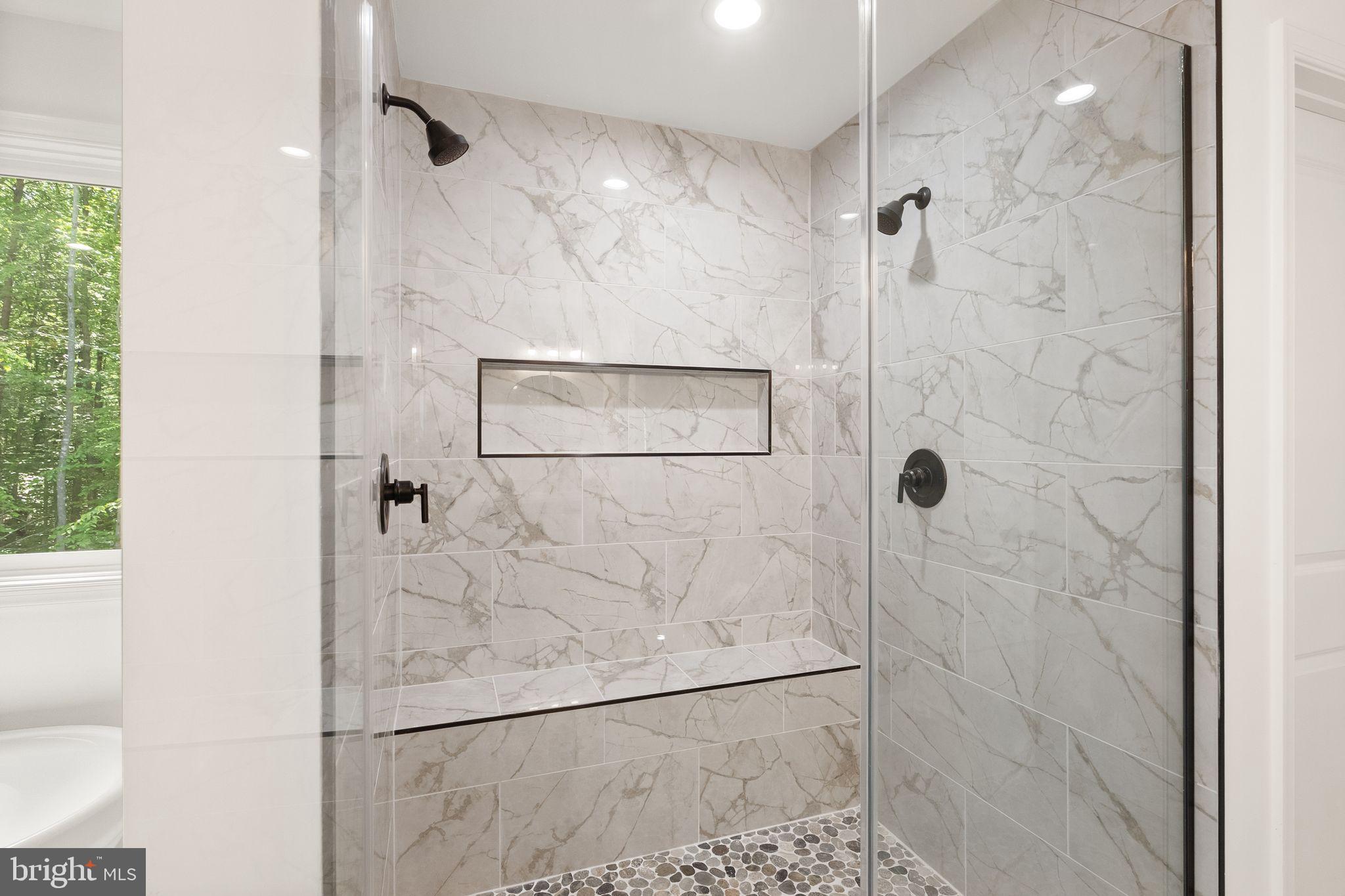 SHERWOOD FOREST - Residential