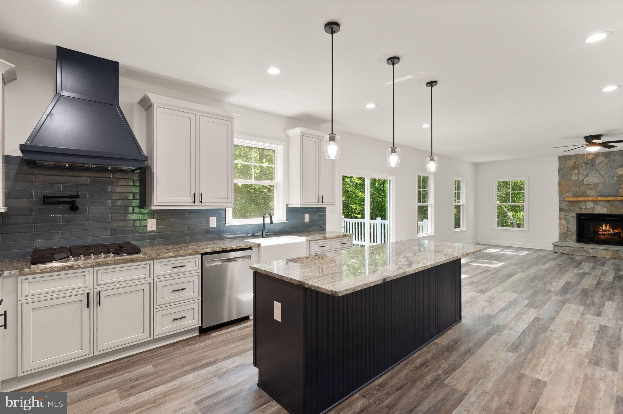 SHERWOOD FOREST - Residential