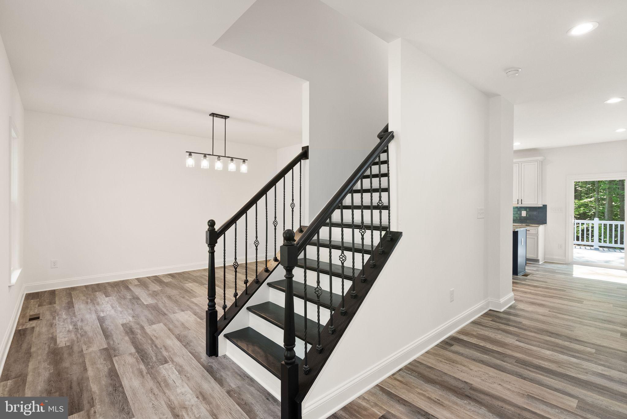 SHERWOOD FOREST - Residential